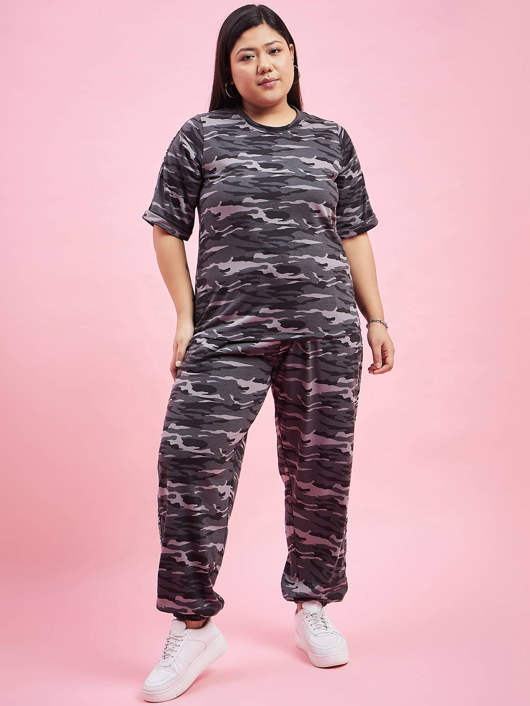     			AUSTIVO Women Colorblock Top With Joggers Co-Ord Set ( Multicolor )