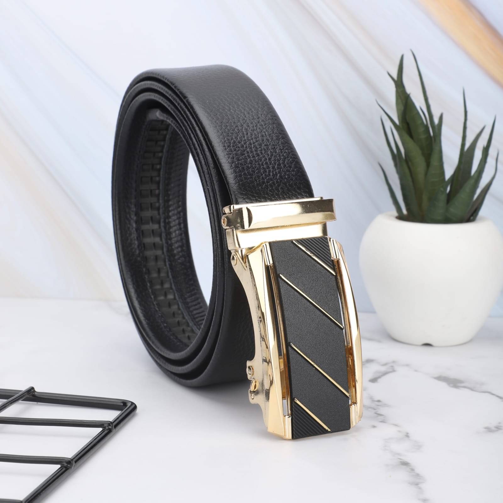     			Esstain - Gold Leather Men's Formal Belt ( Pack of 1 )