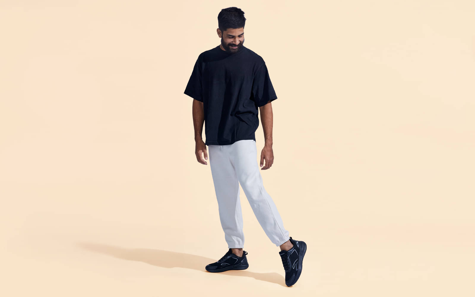     			Neeman's Black Men's Sneakers