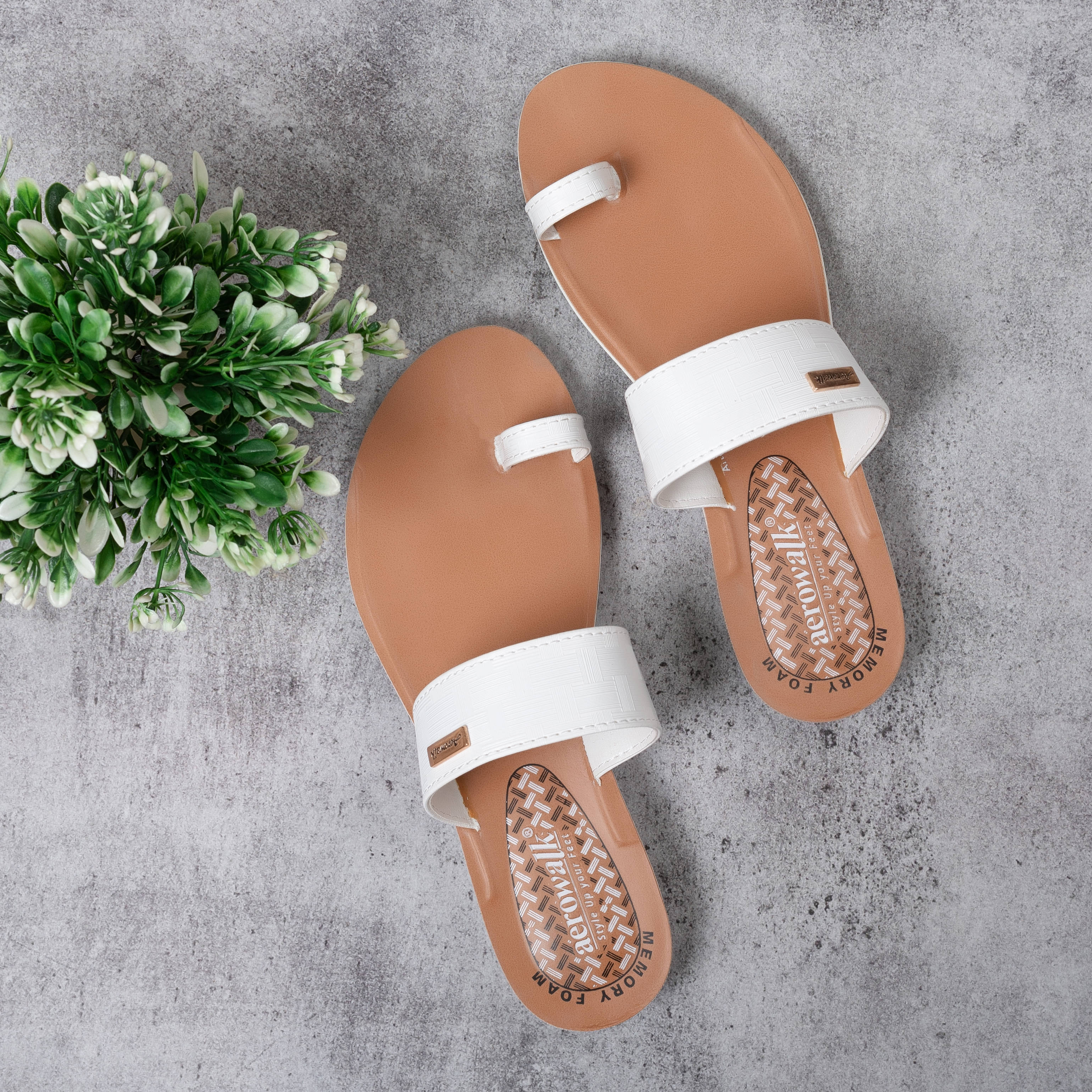 Aerowalk White Women's Slipper Aerowalk White Women's Slipper