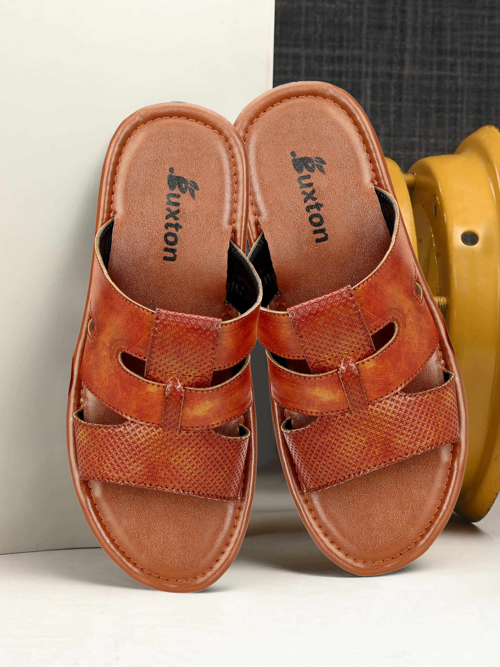 Buxton Tan Men's Leather Slipper