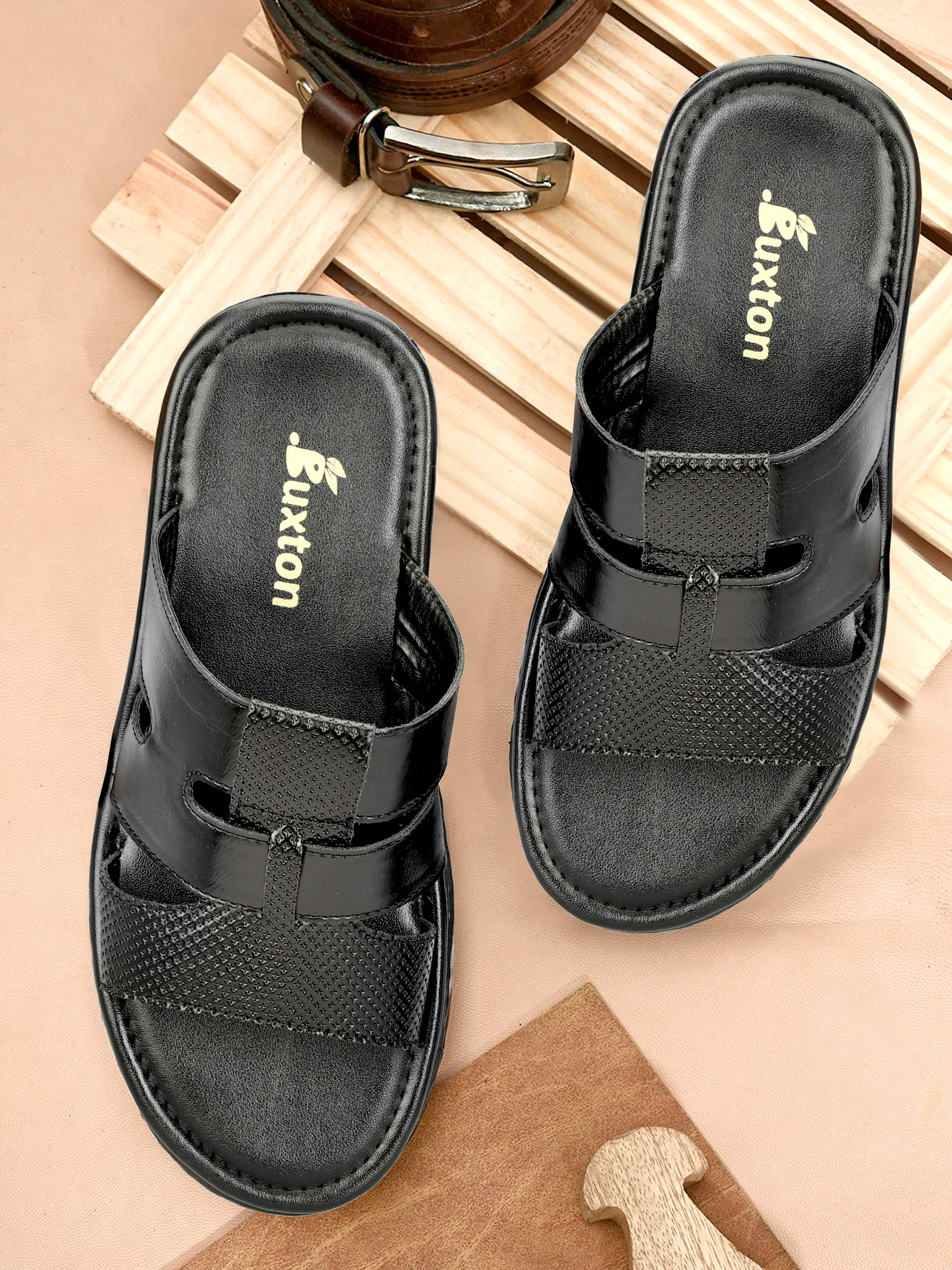     			Buxton Black Men's Leather Slipper