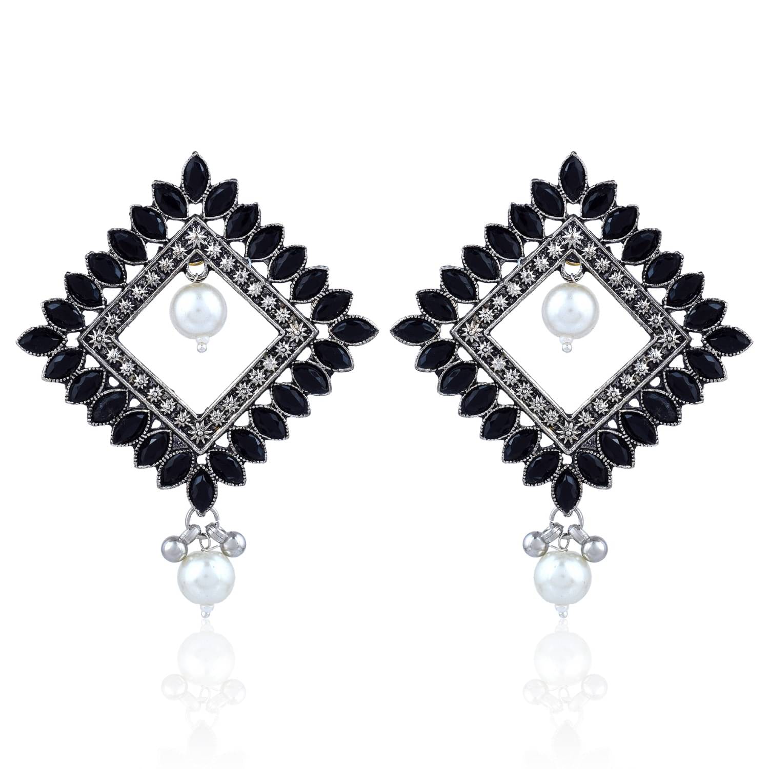     			ADMIER Black Stud Earrings ( Pack of 1 )