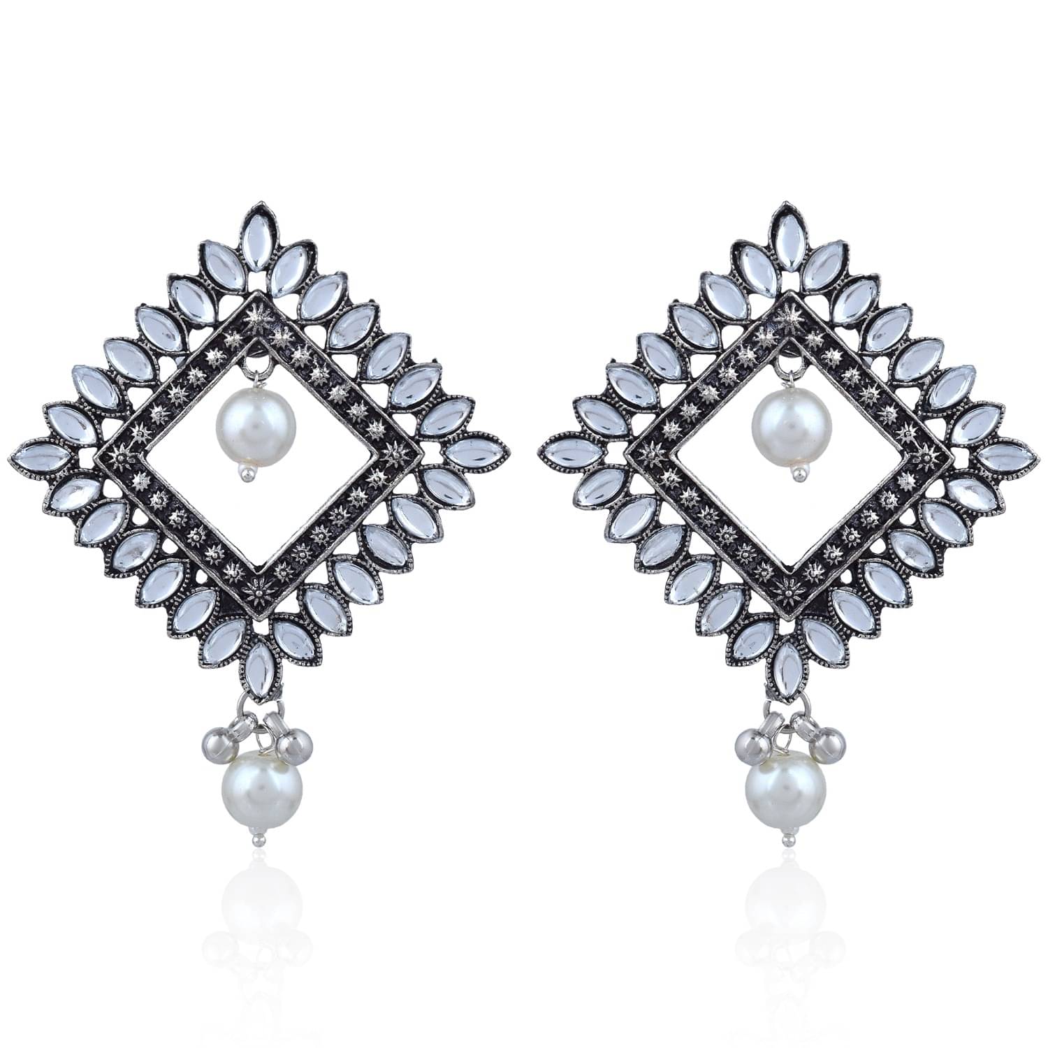     			ADMIER White Stud Earrings ( Pack of 1 )