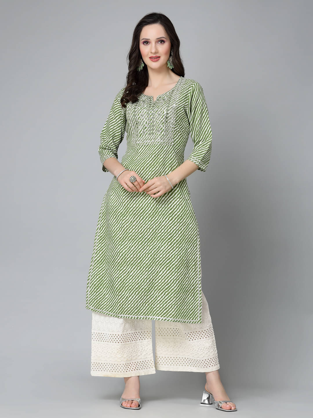 Stylum Rayon Printed Straight Women's Kurti - Green ( Pack of 1 ) Stylum Rayon Printed Straight Women's Kurti - Green ( Pack of 1 )