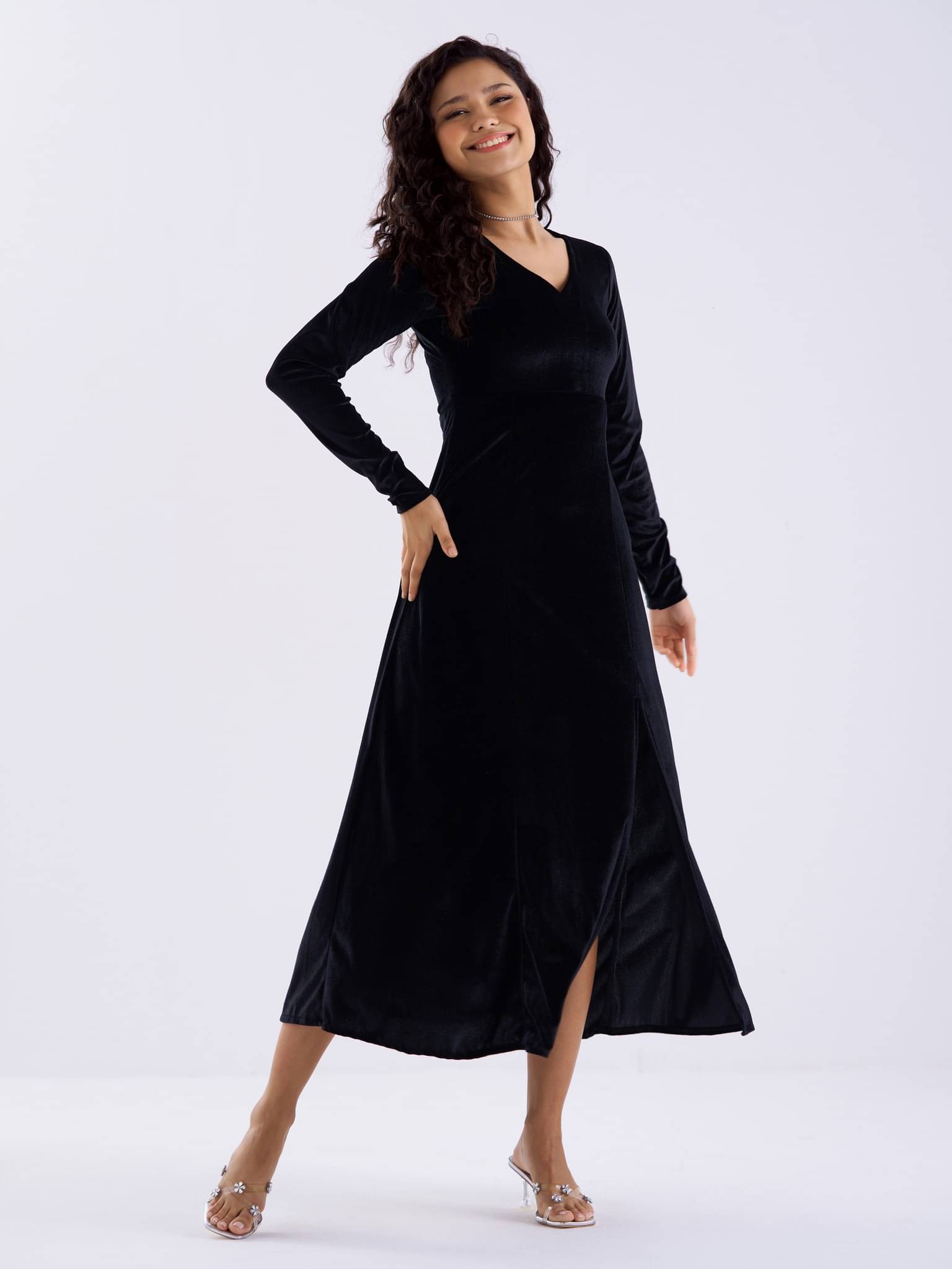 aask Women Velvet Solid Fit & Flare Dress ( Black ) aask Women Velvet Solid Fit & Flare Dress ( Black )