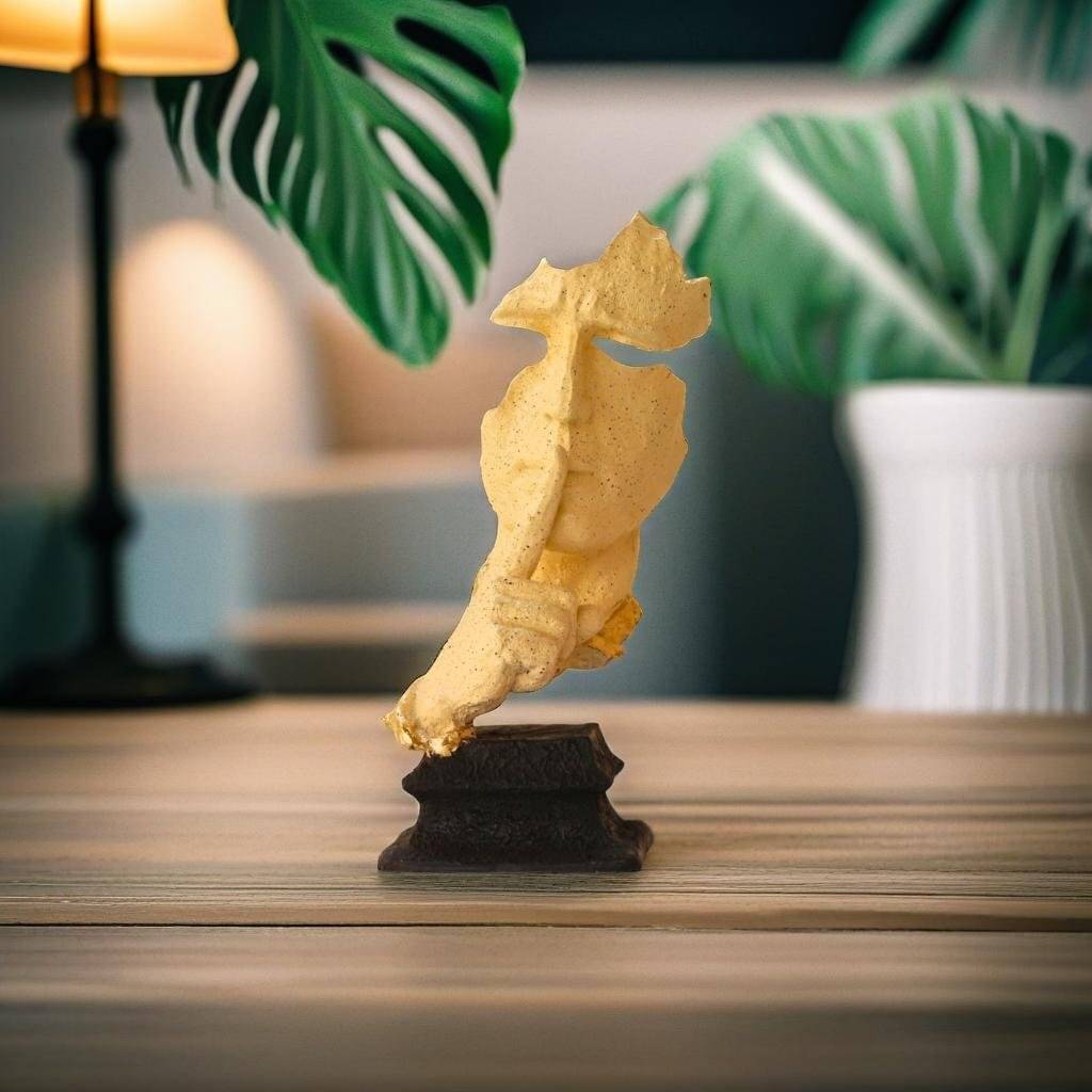 Miss Peach Couple & Human Figurine 35 cm - Pack of 1 Miss Peach Couple & Human Figurine 35 cm - Pack of 1