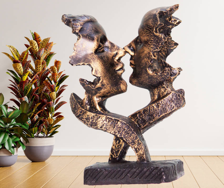     			Miss Peach Couple & Human Figurine 25 cm - Pack of 1