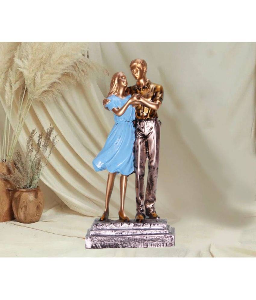 Miss Peach Couple & Human Figurine 25 cm - Pack of 1 Miss Peach Couple & Human Figurine 25 cm - Pack of 1