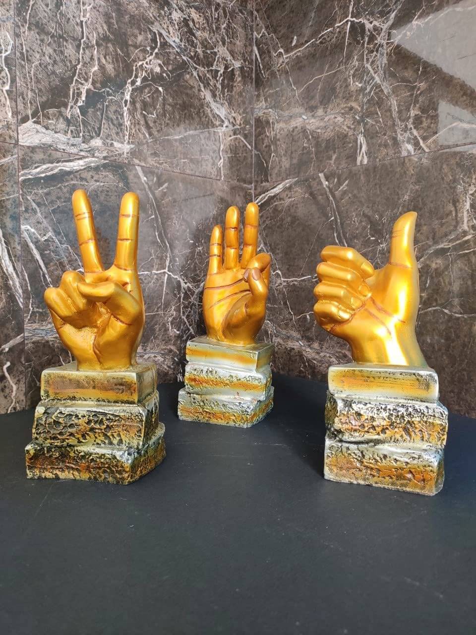     			Miss Peach Handicraft & Artifact Showpiece 22 cm - Pack of 3