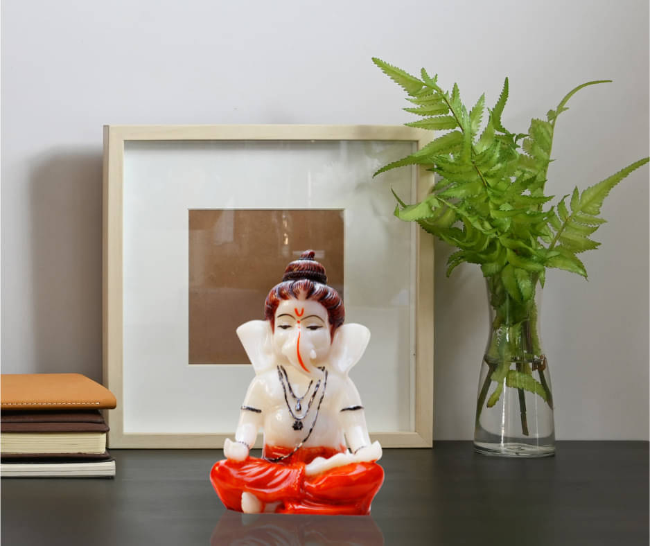 Miss Peach Handicraft & Artifact Showpiece 23 cm - Pack of 1 Miss Peach Handicraft & Artifact Showpiece 23 cm - Pack of 1