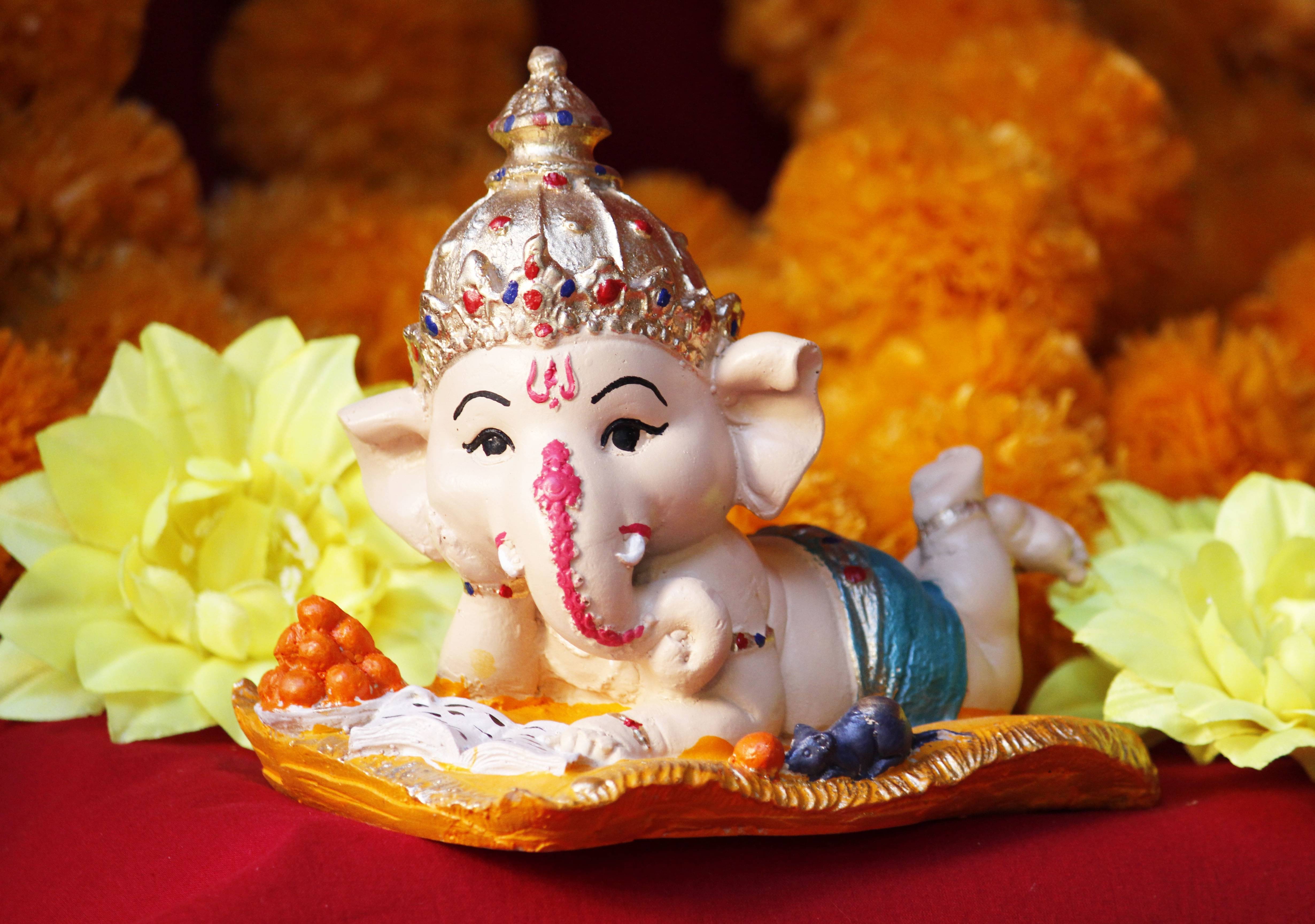 Miss Peach Palm Ganesha Showpiece 15 cm - Pack of 1 Miss Peach Palm Ganesha Showpiece 15 cm - Pack of 1