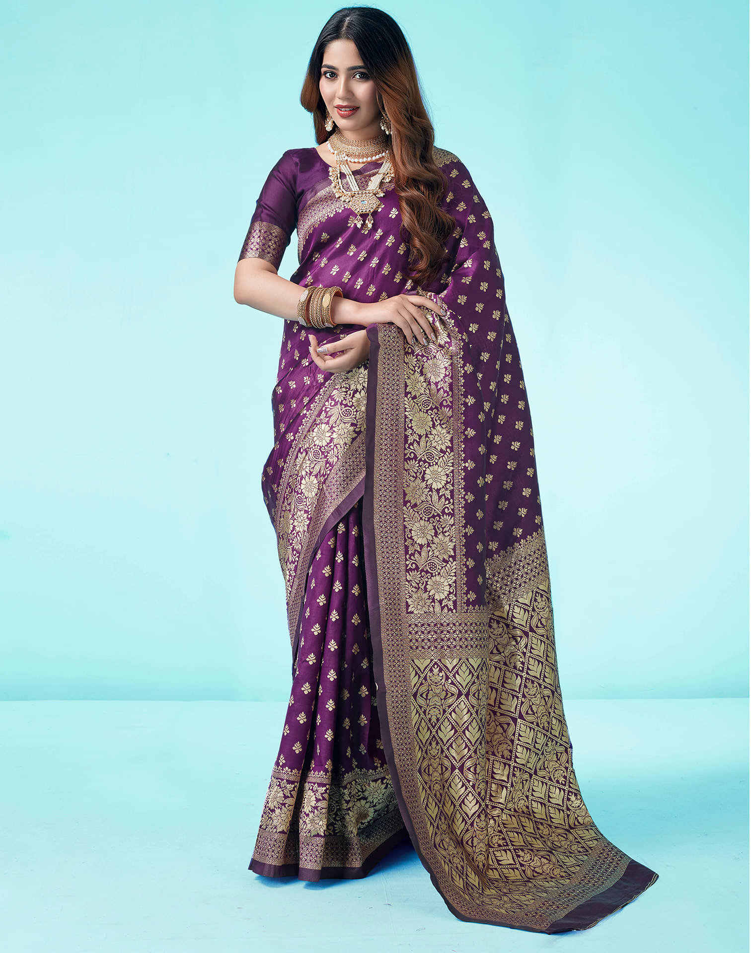 Samah Art Silk Self Design Saree With Unstitched Blouse Piece ( Magenta ) Samah Art Silk Self Design Saree With Unstitched Blouse Piece ( Magenta )