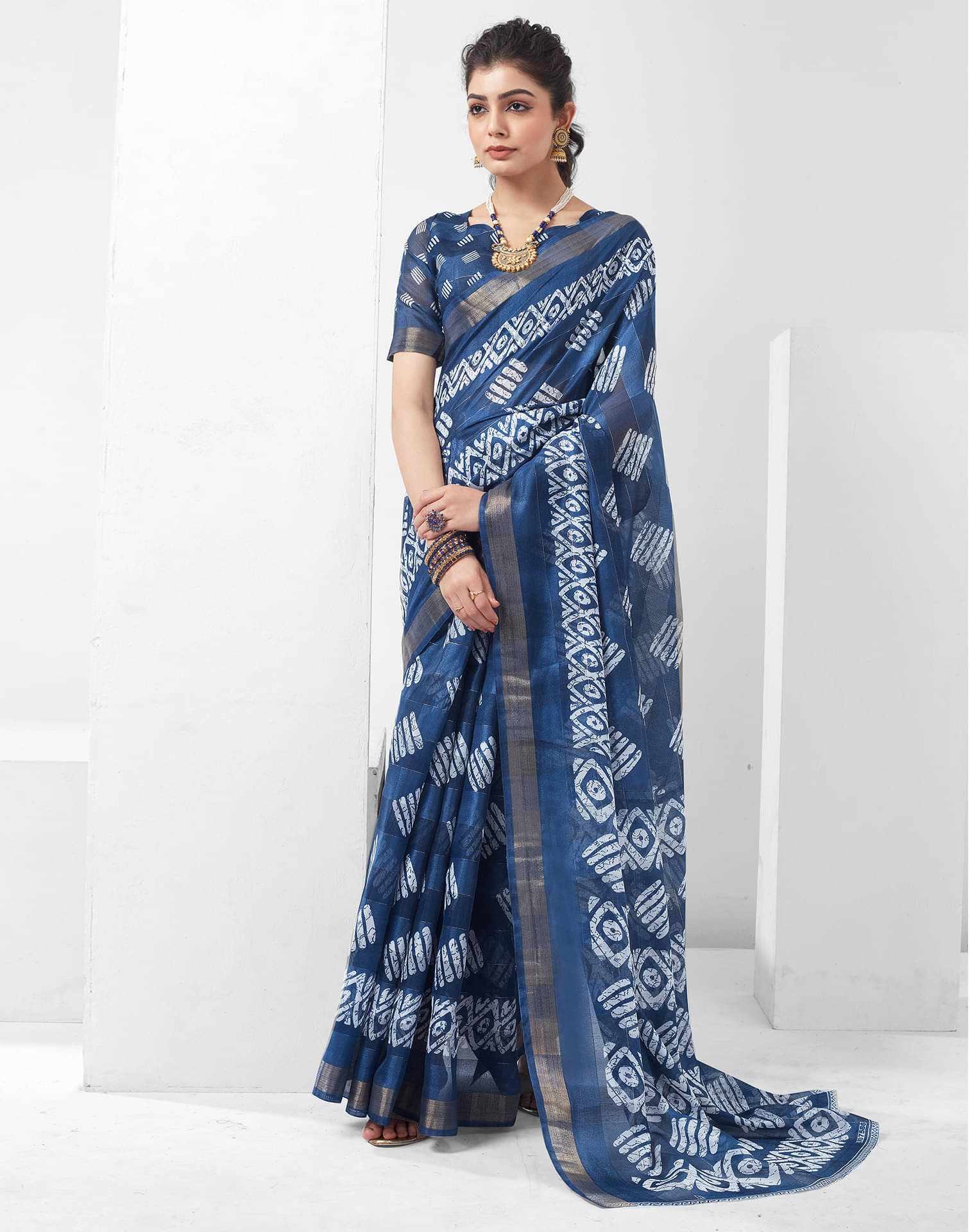 Samah Cotton Blend Printed Saree With Unstitched Blouse Piece ( Blue )     			Samah Cotton Blend Printed Saree With Unstitched Blouse Piece ( Blue )