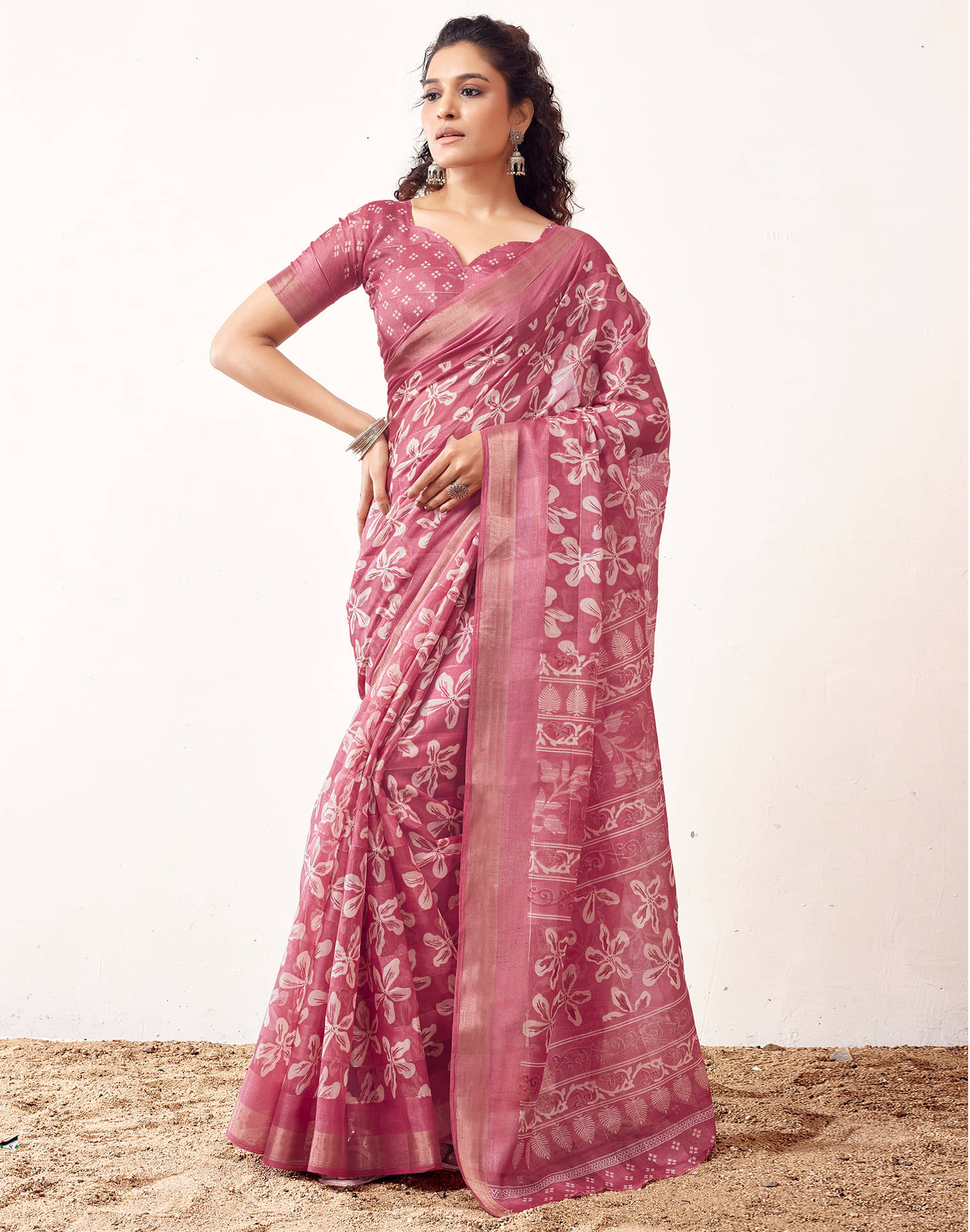 Samah Cotton Blend Printed Saree With Unstitched Blouse Piece ( Pink ) Samah Cotton Blend Printed Saree With Unstitched Blouse Piece ( Pink )