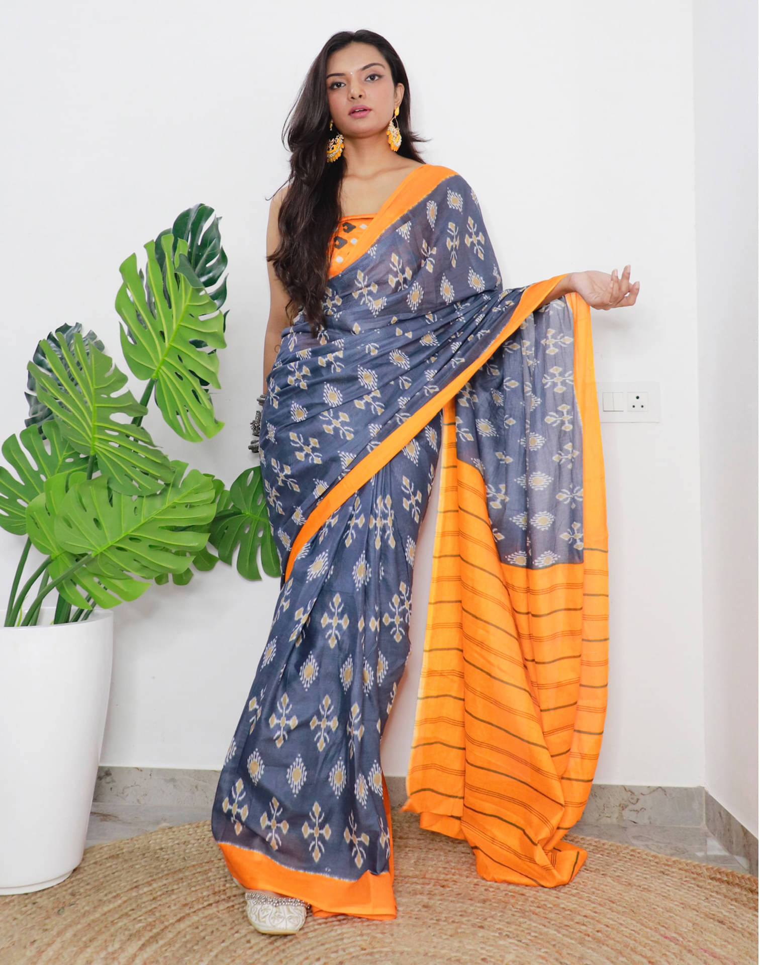 Samah Cotton Printed Saree With Unstitched Blouse Piece ( Grey ) Samah Cotton Printed Saree With Unstitched Blouse Piece ( Grey )