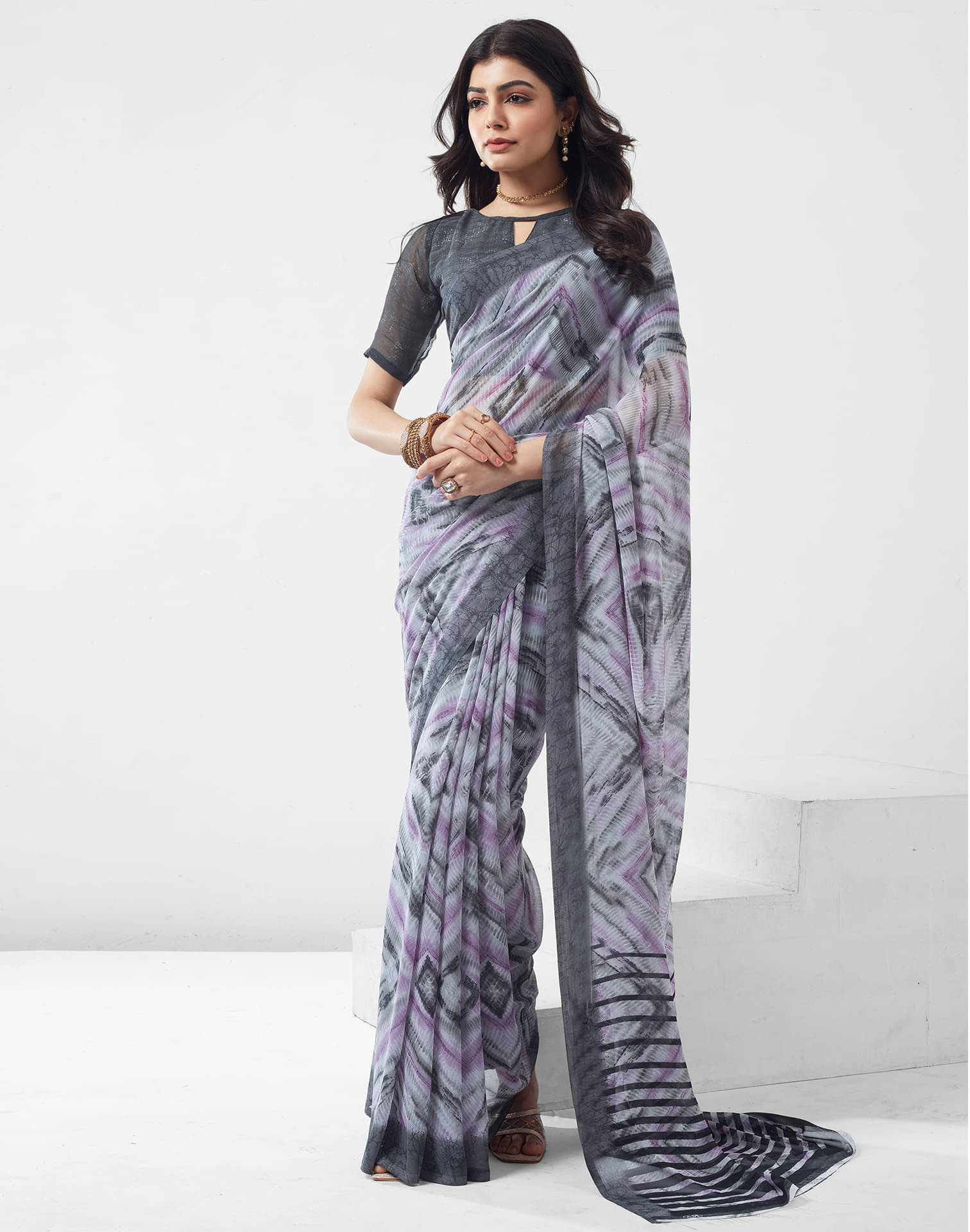 Samah Georgette Printed Saree With Unstitched Blouse Piece ( Dark Grey ) Samah Georgette Printed Saree With Unstitched Blouse Piece ( Dark Grey )