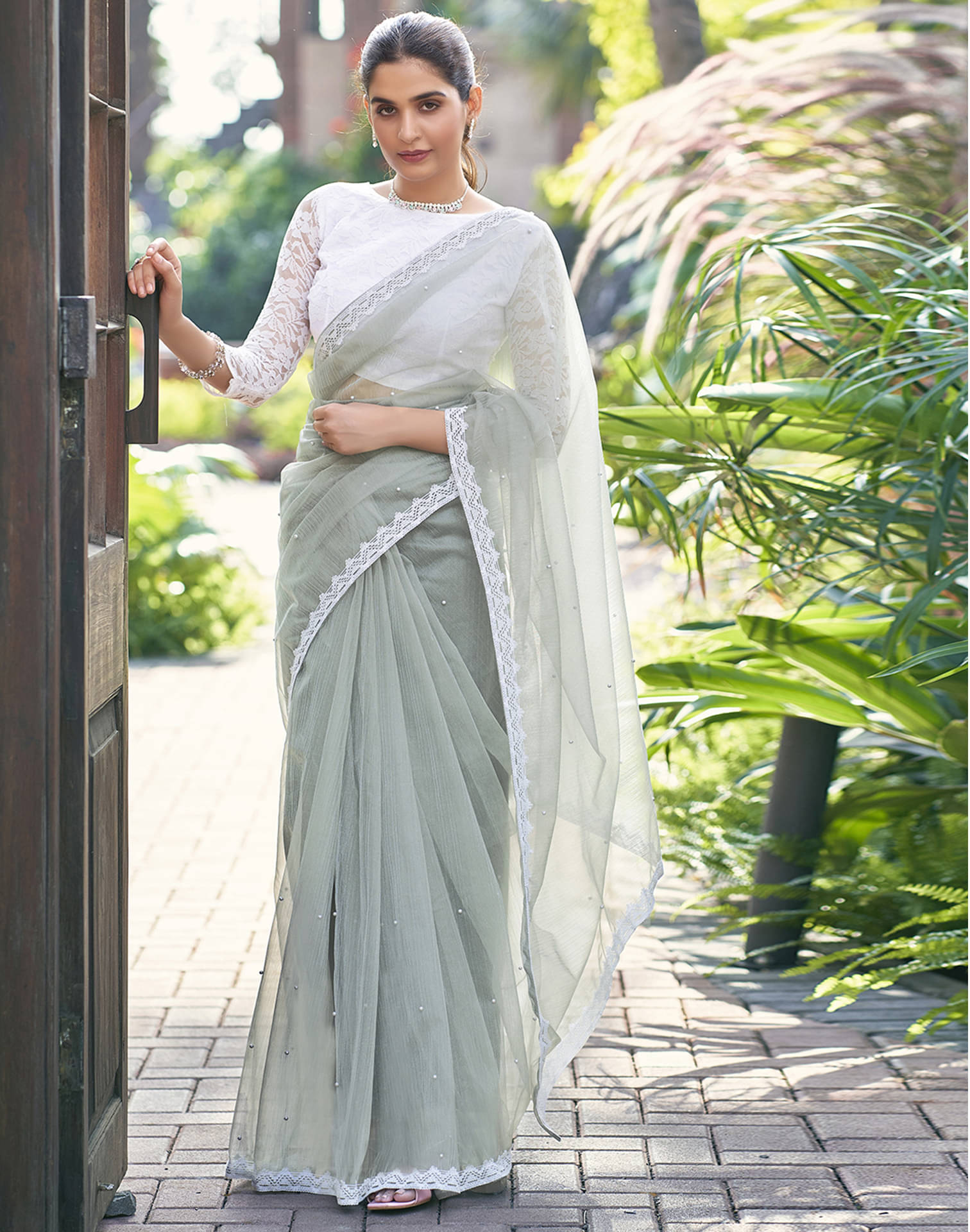 Samah Net Embellished Saree With Unstitched Blouse Piece ( Grey ) Samah Net Embellished Saree With Unstitched Blouse Piece ( Grey )
