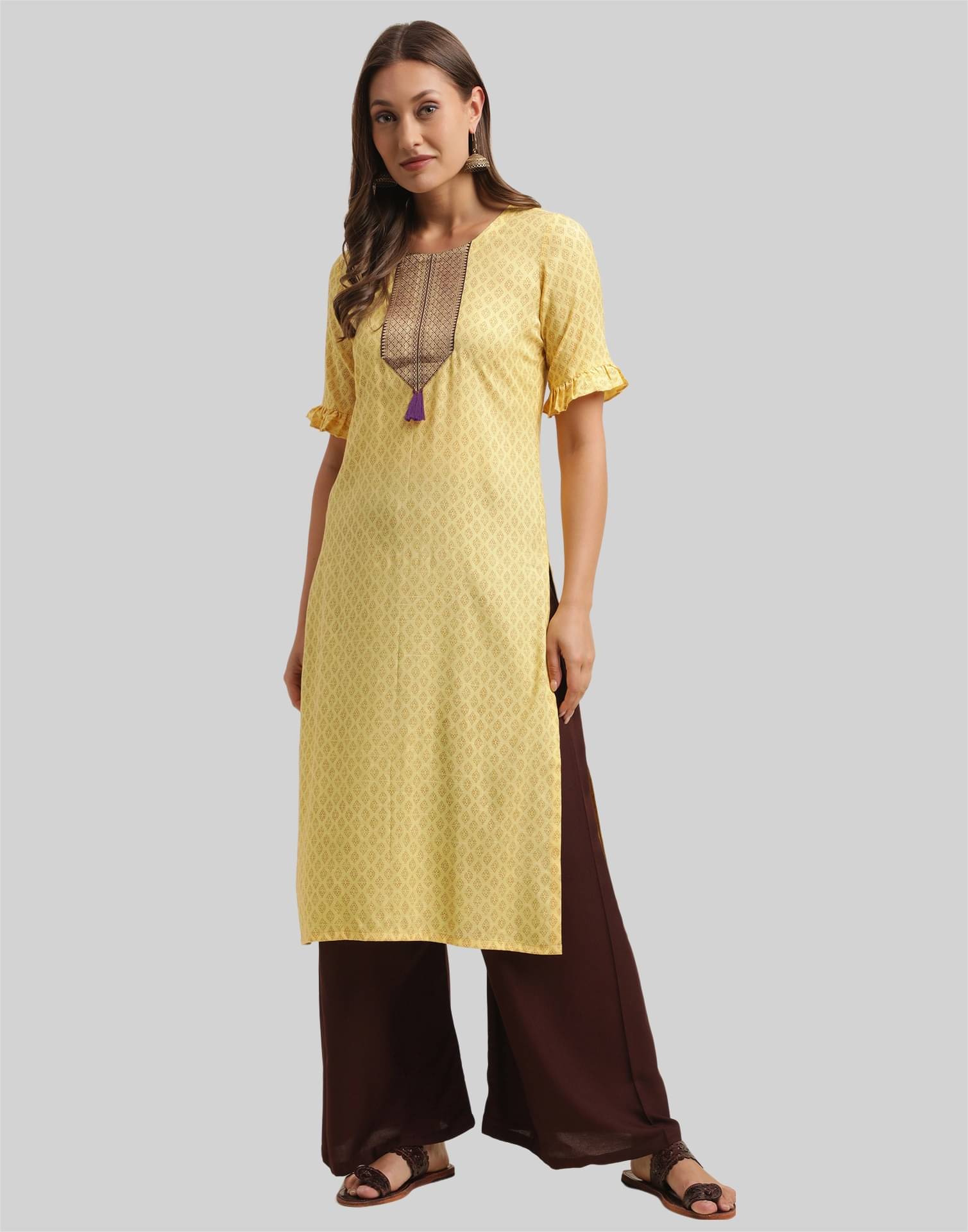 Skylee Cotton Blend Printed A-line Women's Kurti - Yellow ( Pack of 1 ) Skylee Cotton Blend Printed A-line Women's Kurti - Yellow ( Pack of 1 )