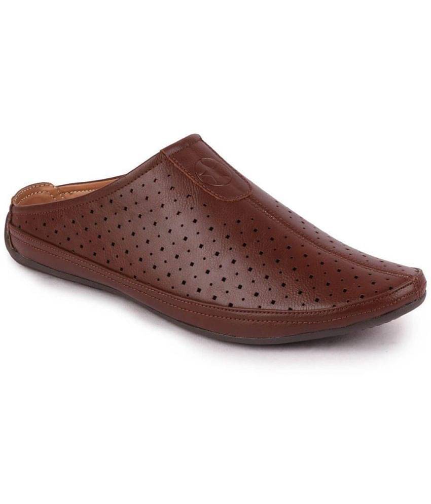     			Fausto Brown Men's Jutti