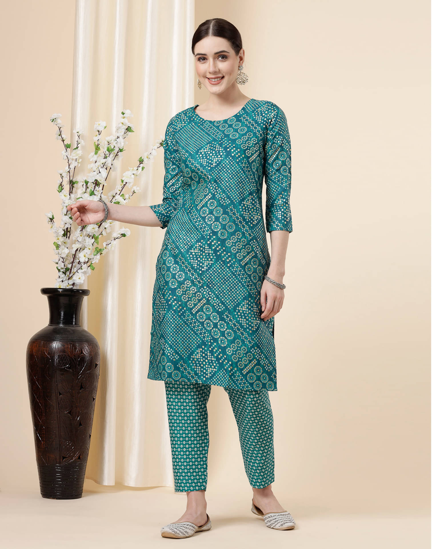     			Skylee Cotton Blend Printed Kurti With Pants Women's Stitched Salwar Suit - Green ( Pack of 1 )