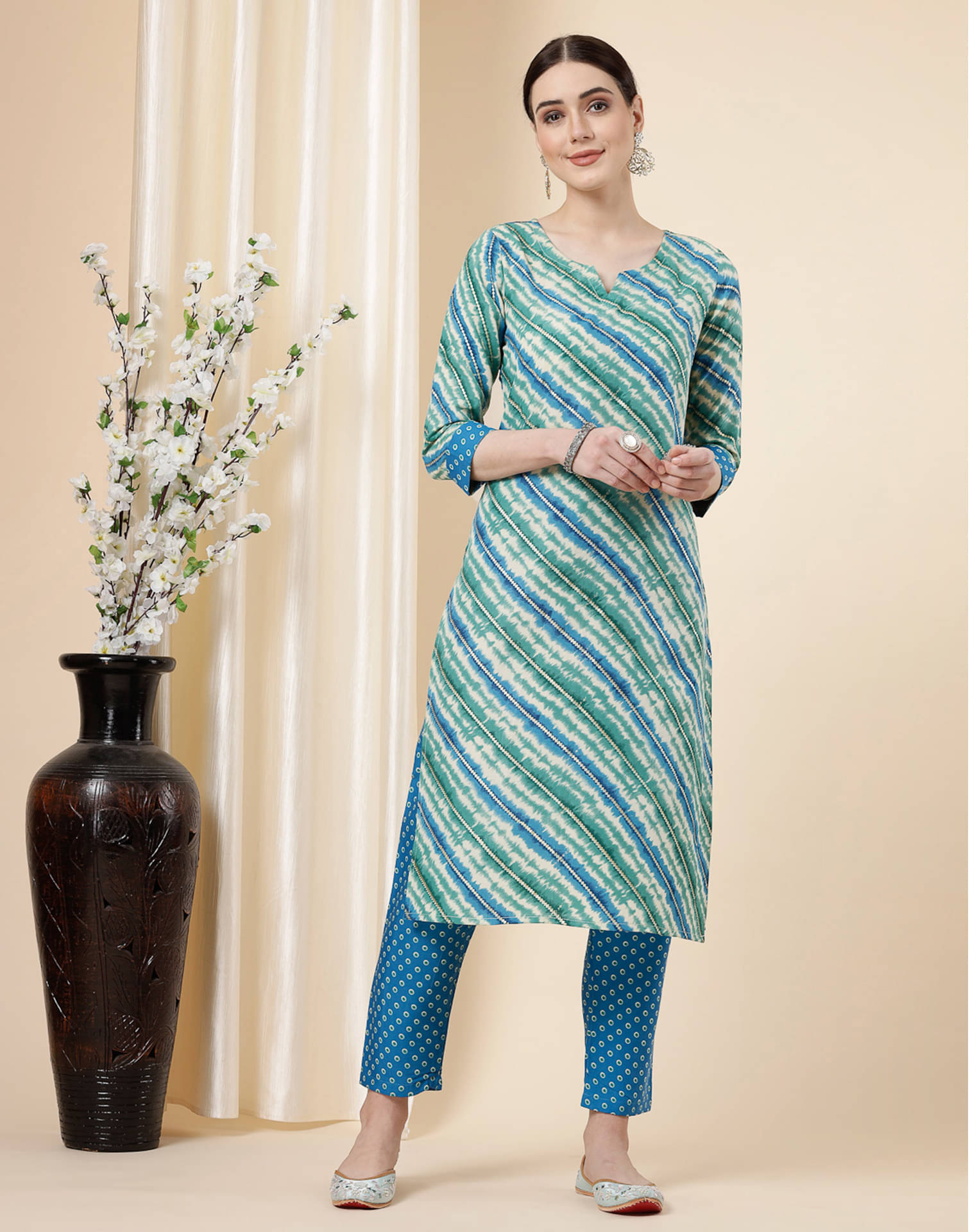 Skylee Cotton Blend Printed Kurti With Pants Women's Stitched Salwar Suit - Green ( Pack of 1 ) Skylee Cotton Blend Printed Kurti With Pants Women's Stitched Salwar Suit - Green ( Pack of 1 )