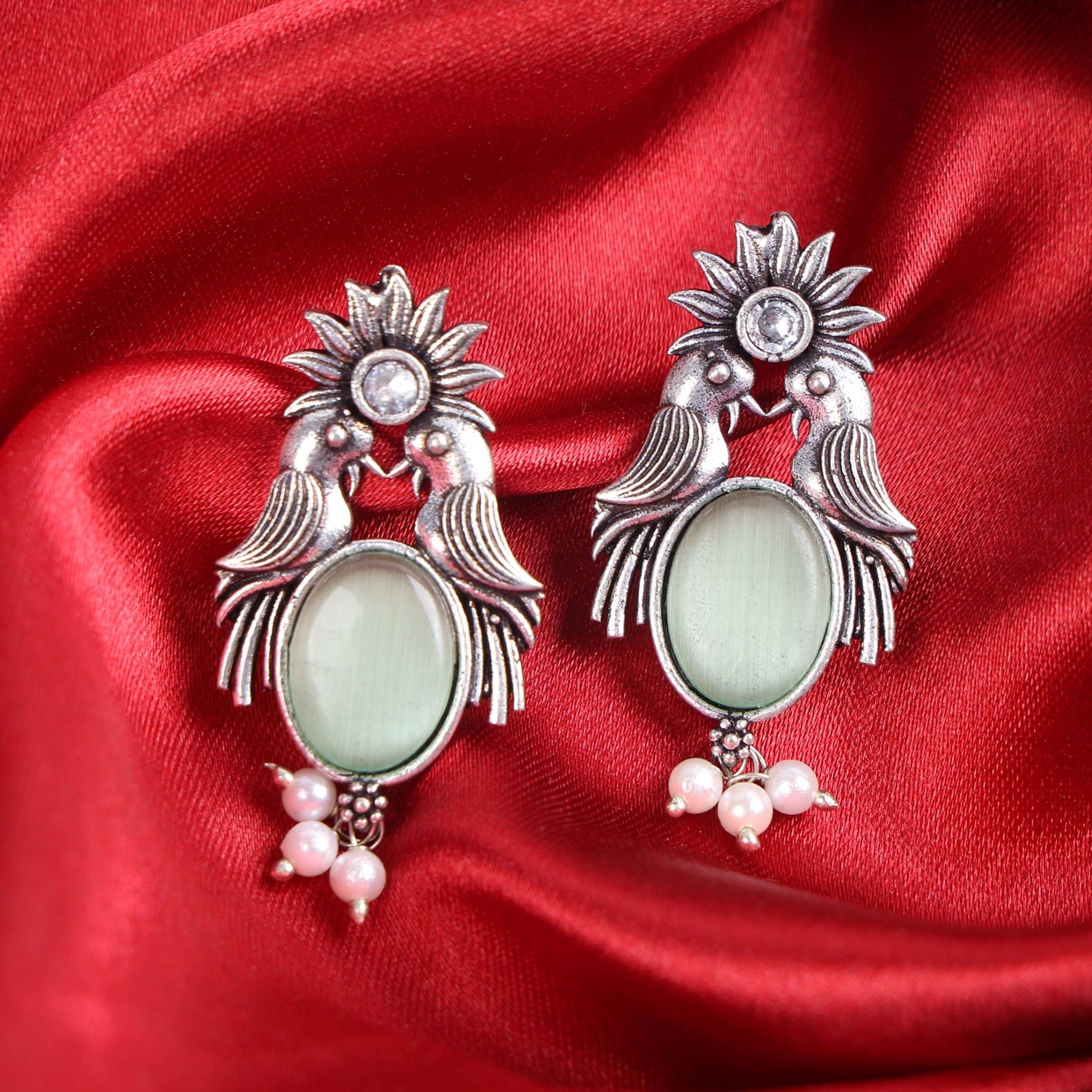     			Sunhari Jewels Green Hoops Earrings ( Pack of 1 )