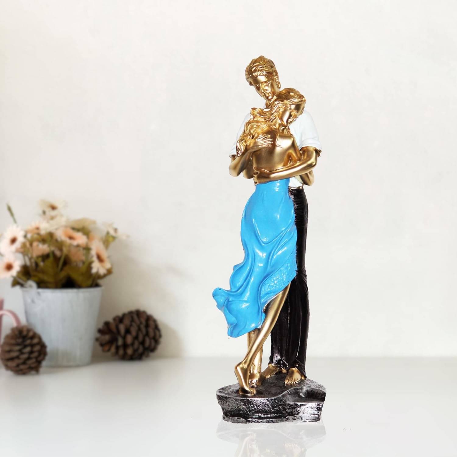 BECKON VENTURE Couple & Human Figurine 39 cm - Pack of 1 BECKON VENTURE Couple & Human Figurine 39 cm - Pack of 1