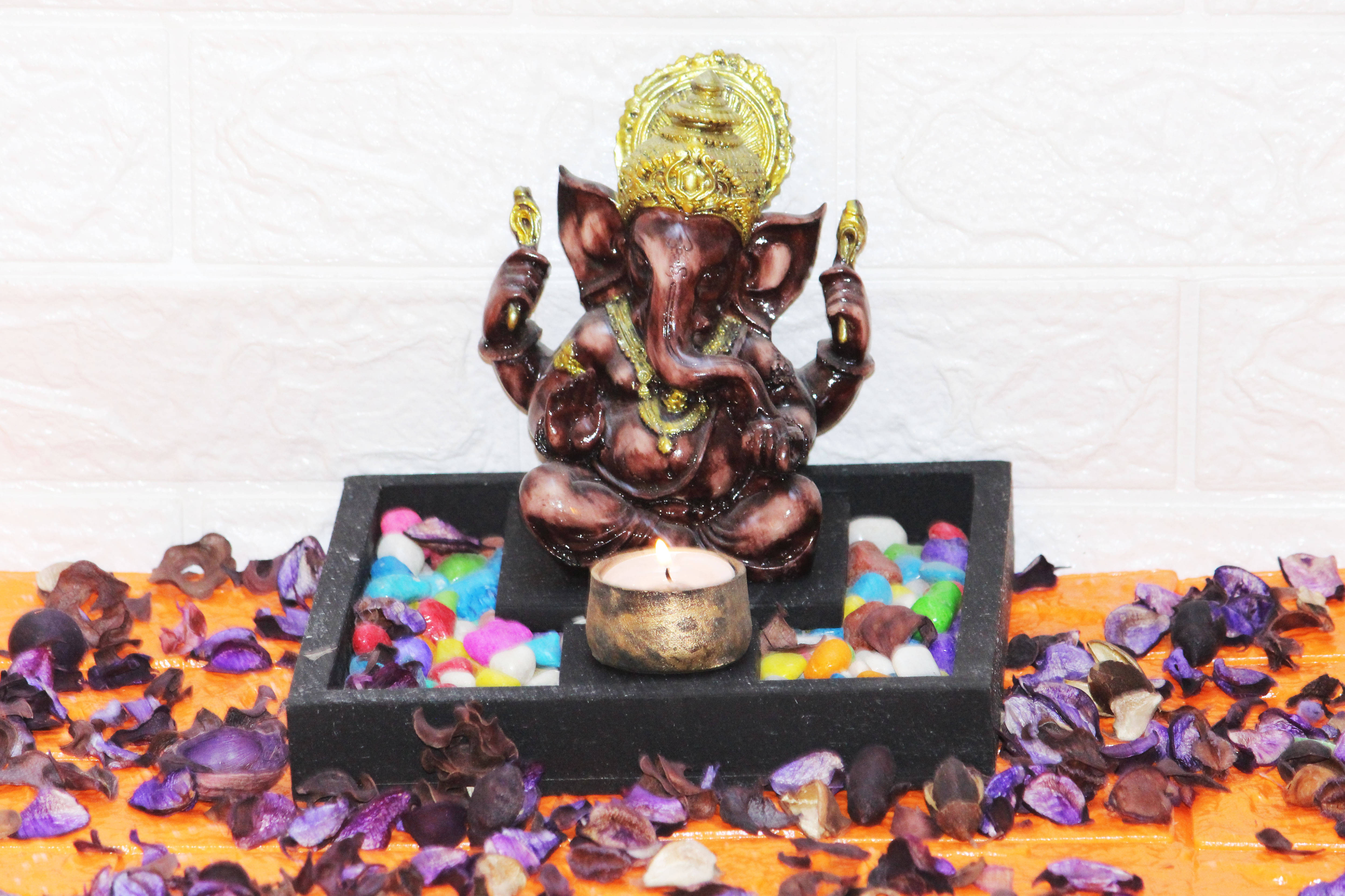 BECKON VENTURE Palm Ganesha Showpiece 19 cm - Pack of 1     			BECKON VENTURE Palm Ganesha Showpiece 19 cm - Pack of 1