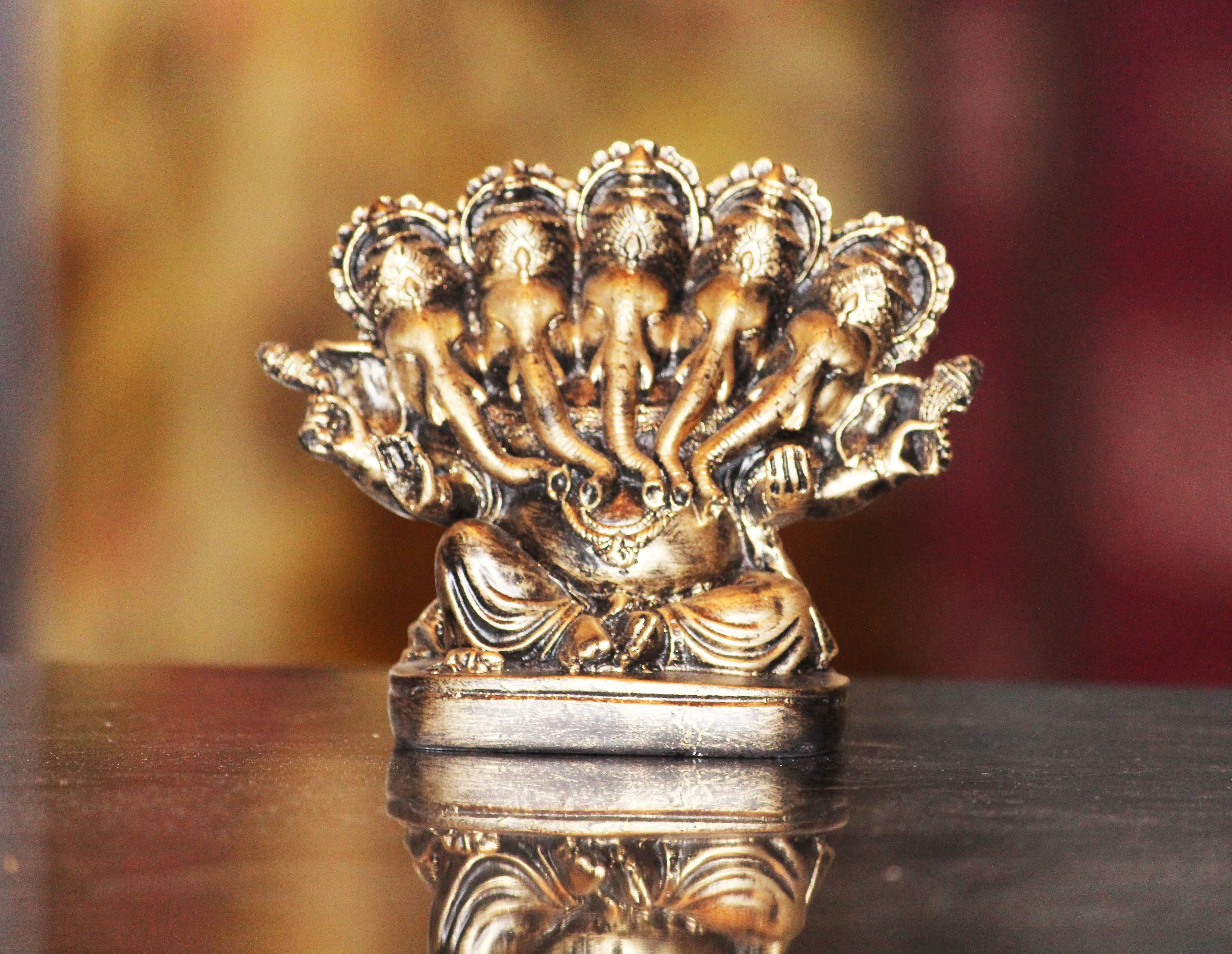     			BECKON VENTURE Palm Ganesha Showpiece 11 cm - Pack of 1