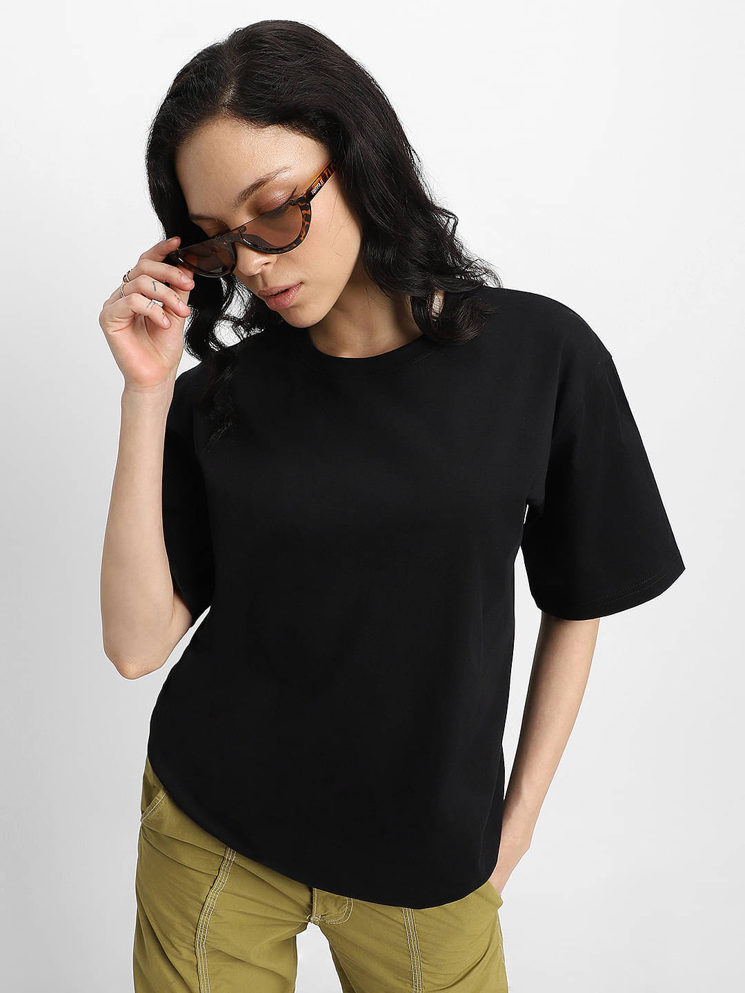     			JUNEBERRY Women Cotton Solid Oversized Fit Round Neck T-Shirt ( Black )