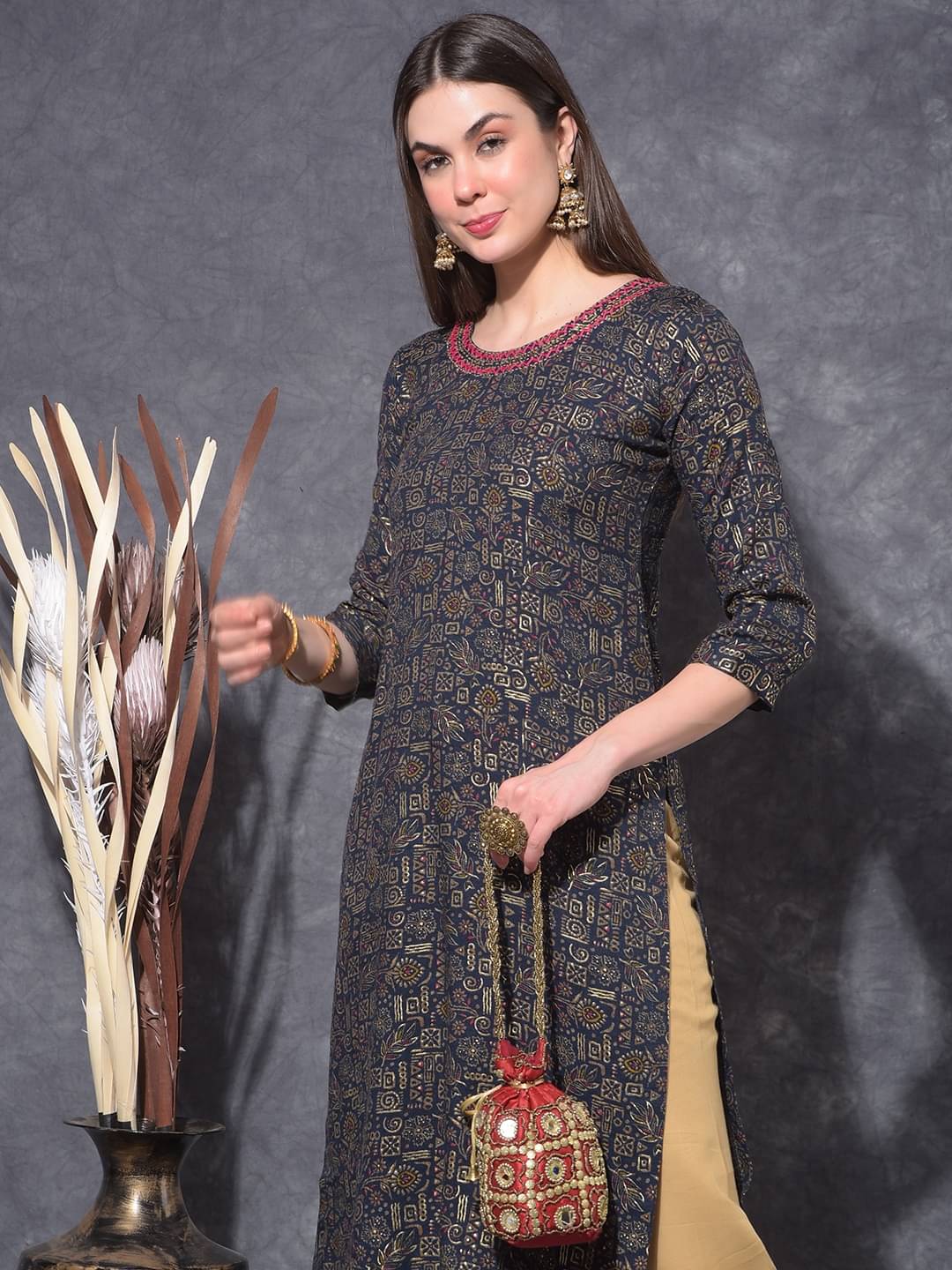     			Mamoose Rayon Self Design Straight Women's Kurti - Blue ( Pack of 1 )
