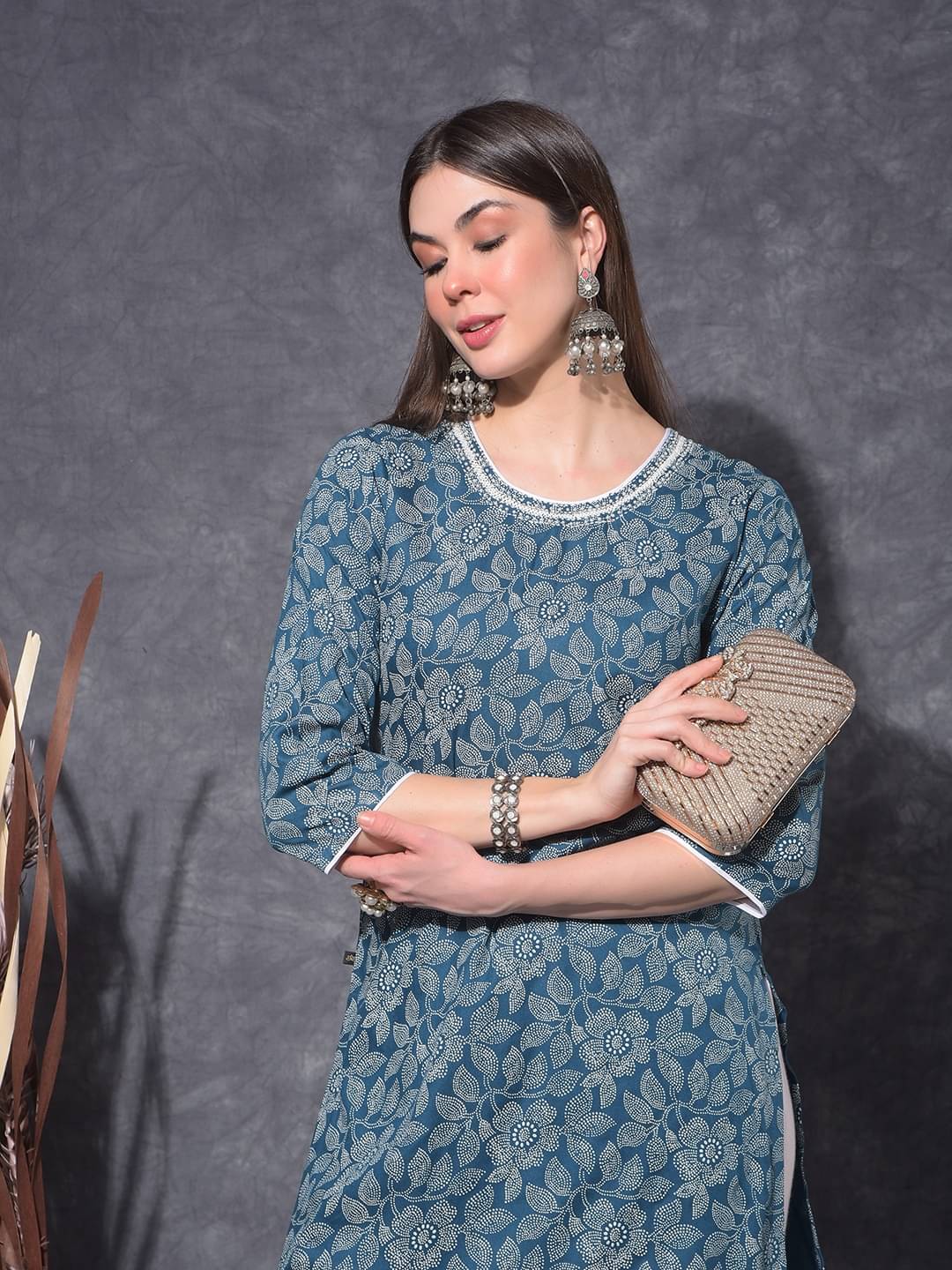 Mamoose Rayon Self Design Straight Women's Kurti - Blue ( Pack of 1 ) Mamoose Rayon Self Design Straight Women's Kurti - Blue ( Pack of 1 )