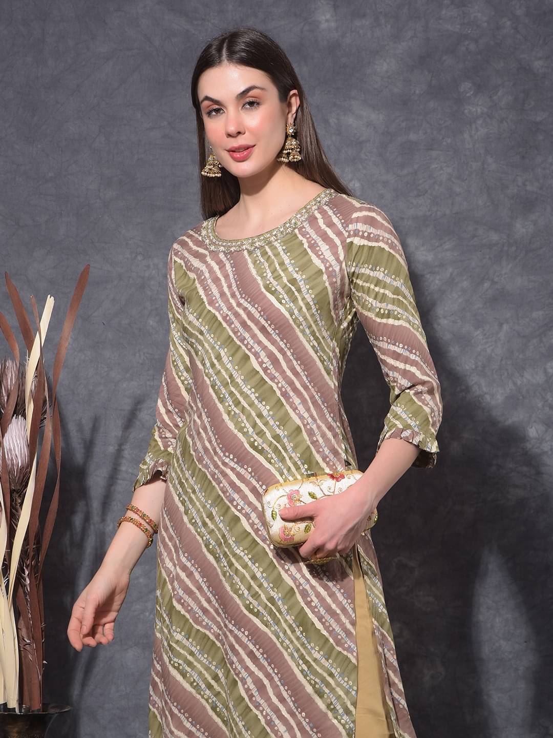     			Mamoose Rayon Striped Straight Women's Kurti - Brown ( Pack of 1 )