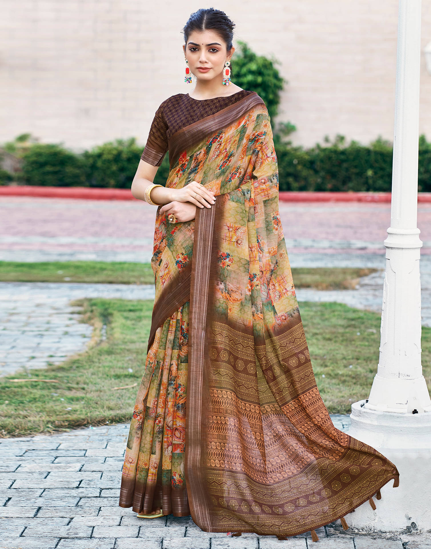 Samah Linen Printed Saree With Unstitched Blouse Piece ( Brown ) Samah Linen Printed Saree With Unstitched Blouse Piece ( Brown )