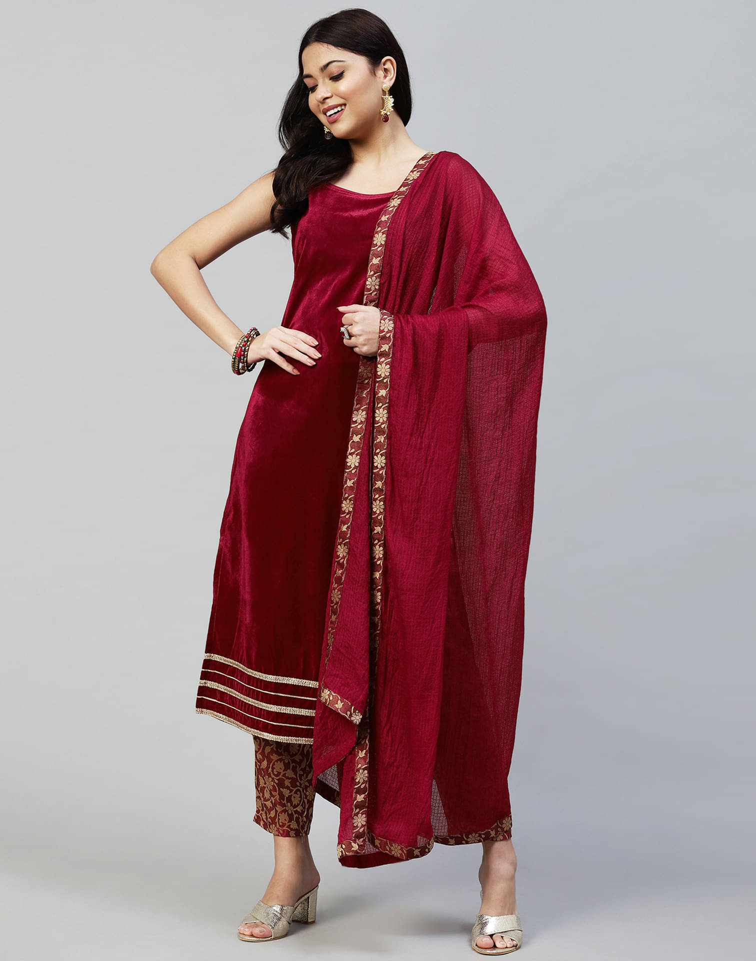     			Skylee Velvet Solid Kurti With Pants Women's Stitched Salwar Suit - Maroon ( Pack of 1 )
