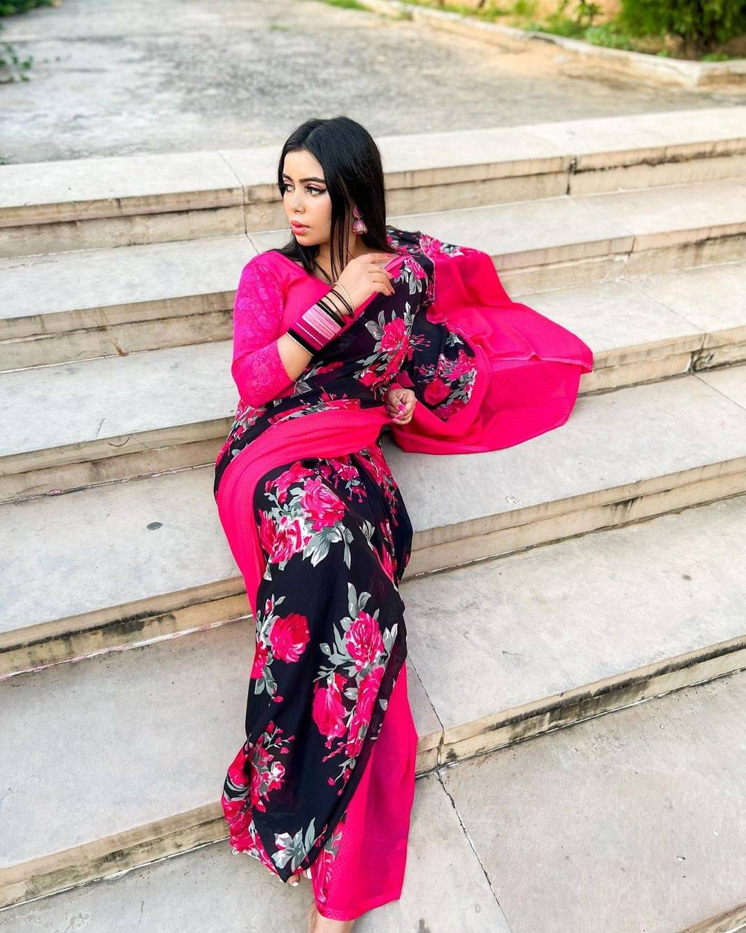ANAND SAREES Georgette Printed Saree With Unstitched Blouse Piece ( Pink ) ANAND SAREES Georgette Printed Saree With Unstitched Blouse Piece ( Pink )