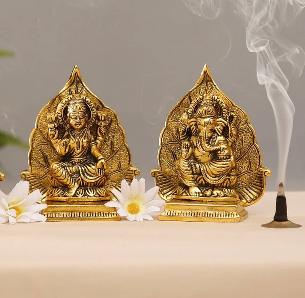 KridayKraft Aluminium Laxmi Ganesh Idol ( 12 cm ) KridayKraft Aluminium Laxmi Ganesh Idol ( 12 cm )