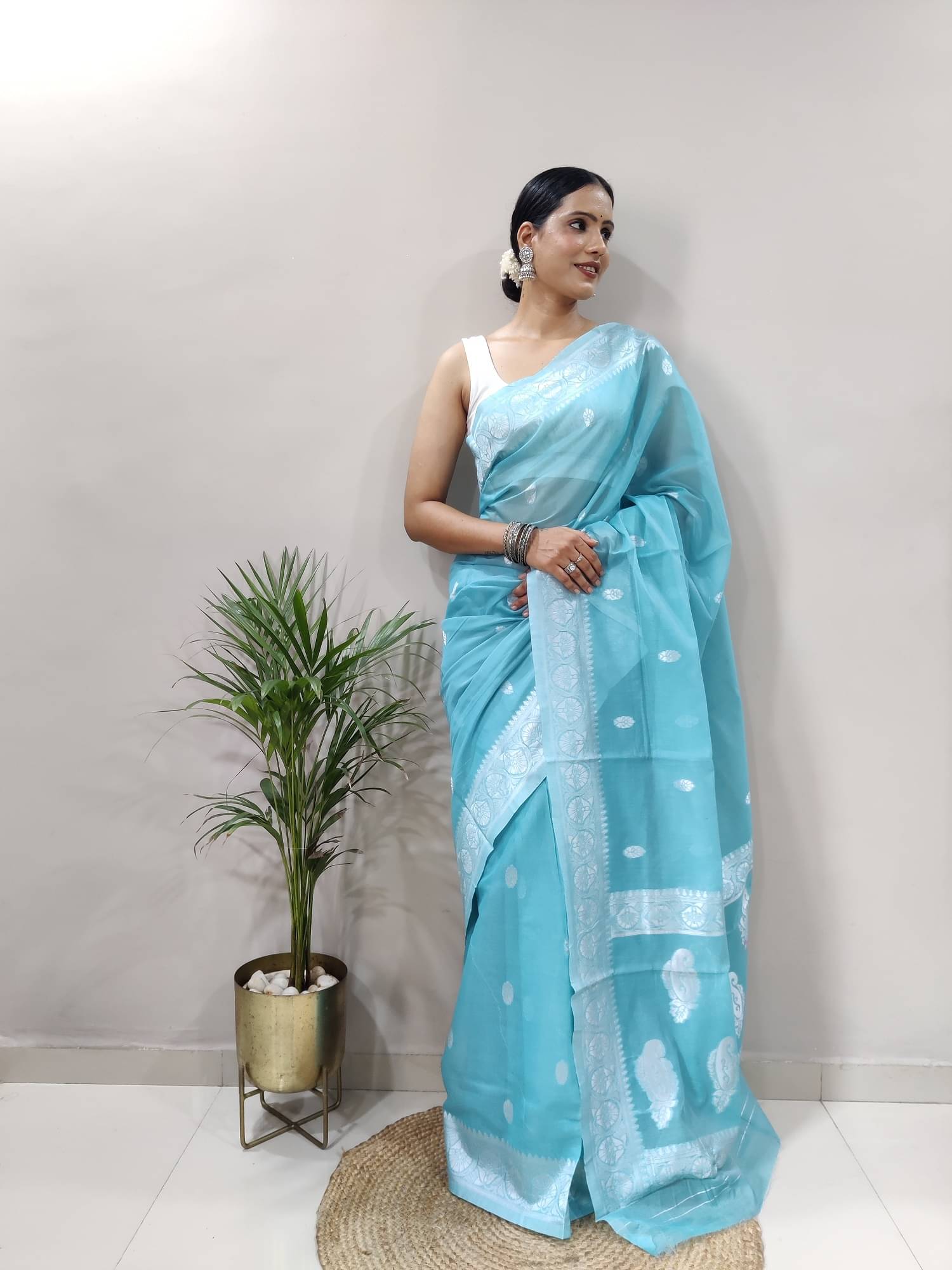 JULEE Jacquard Embellished Saree With Unstitched Blouse Piece ( Multicolour ) JULEE Jacquard Embellished Saree With Unstitched Blouse Piece ( Multicolour )