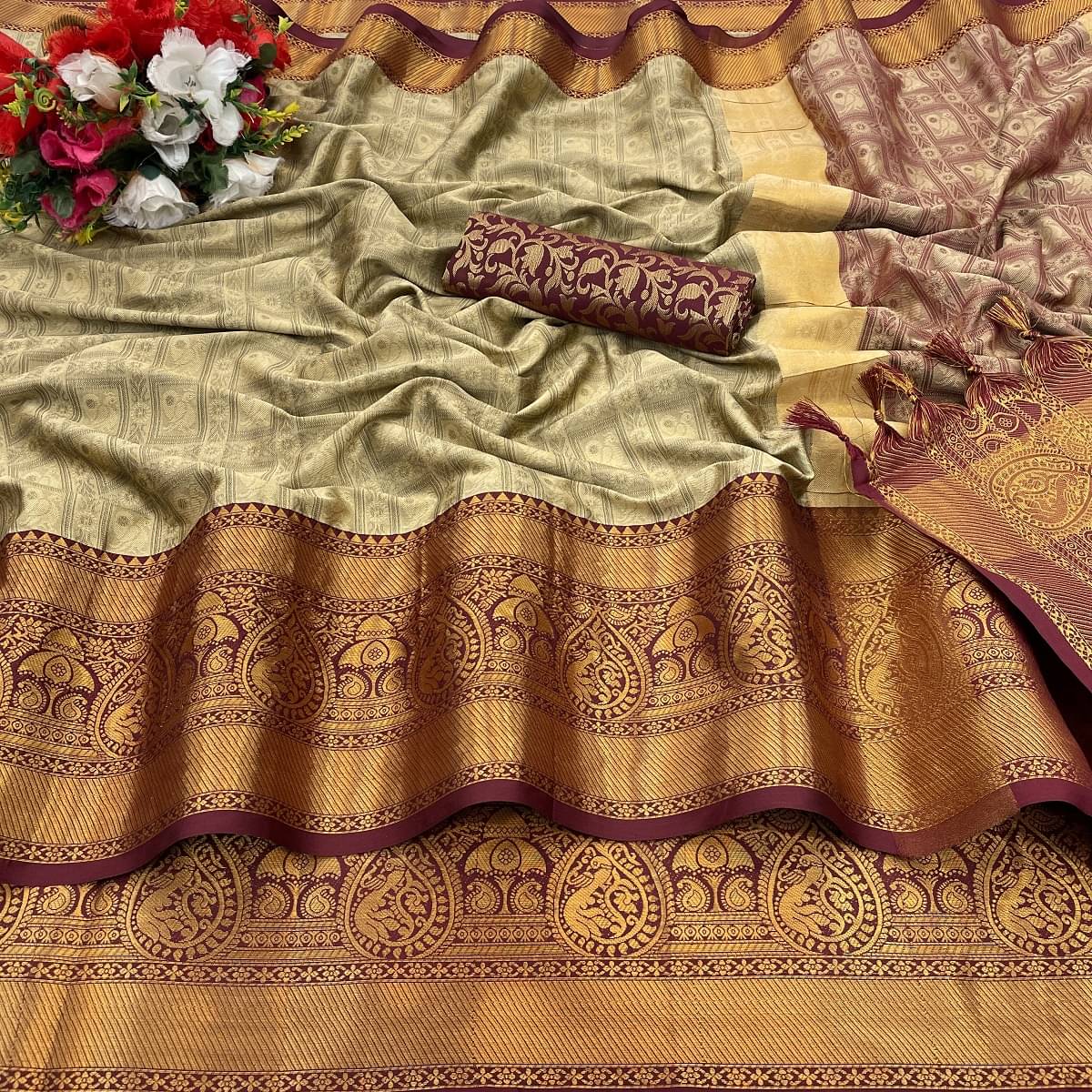     			JULEE Silk Embellished Saree With Unstitched Blouse Piece ( Cream )