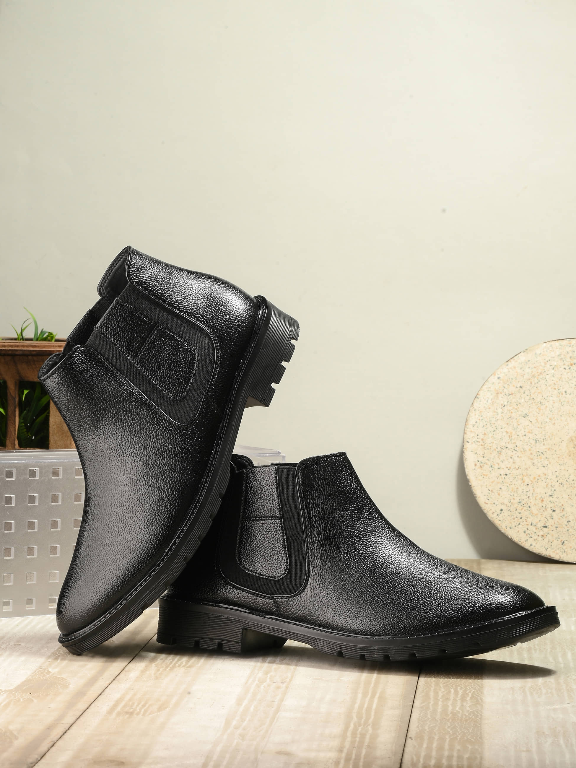 viv Black Men's Chelsea Boots