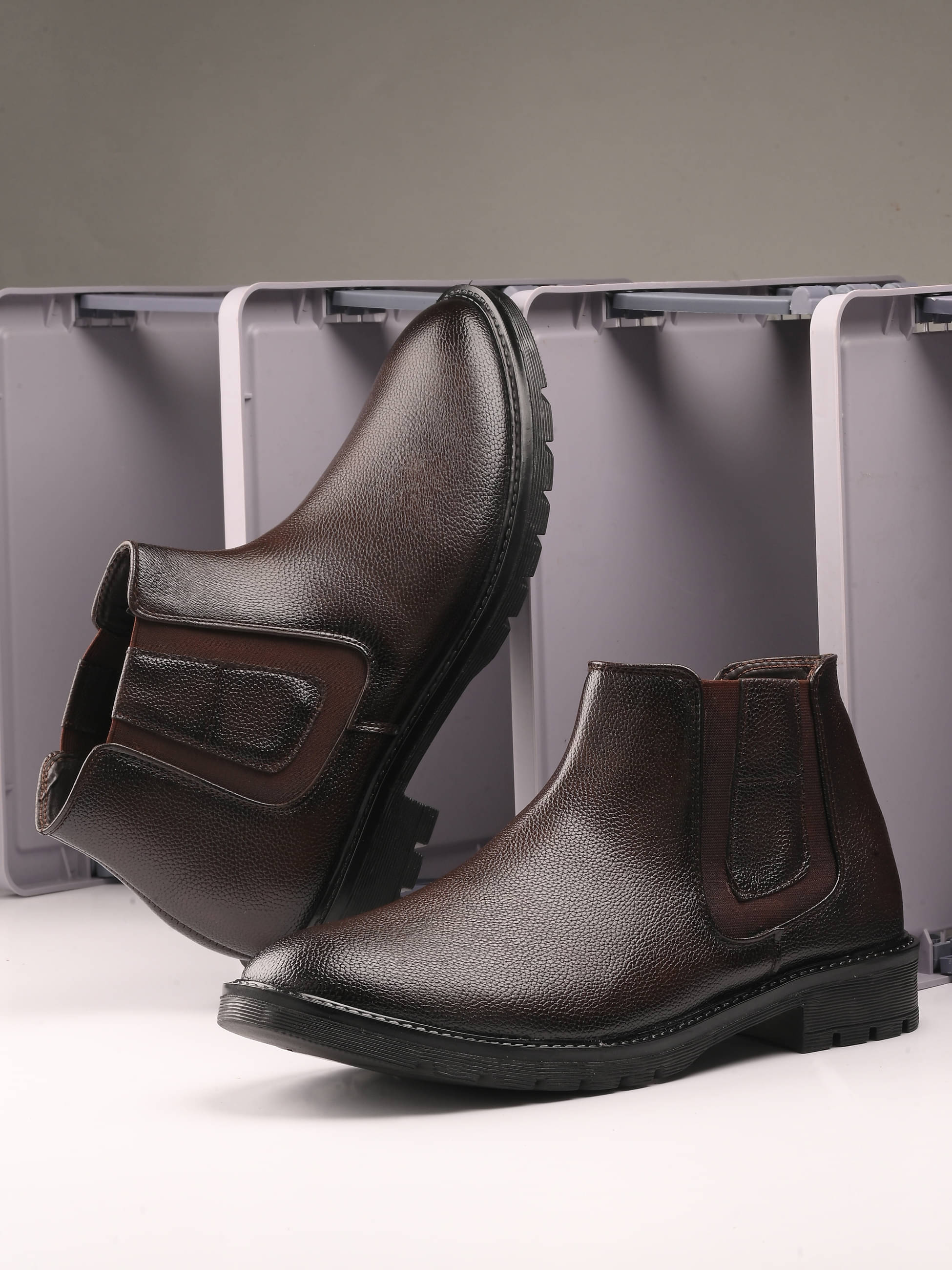     			viv Brown Men's Chelsea Boots