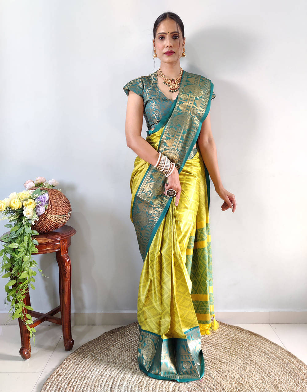     			A TO Z CART Banarasi Silk Embellished Saree With Unstitched Blouse Piece ( Lime Green )