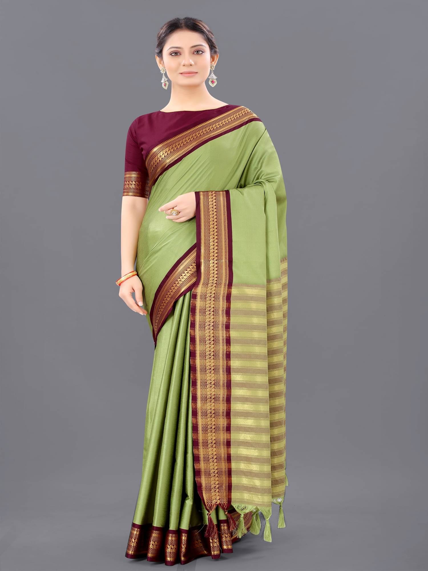     			A TO Z CART Jacquard Embellished Saree With Unstitched Blouse Piece ( Sea Green )