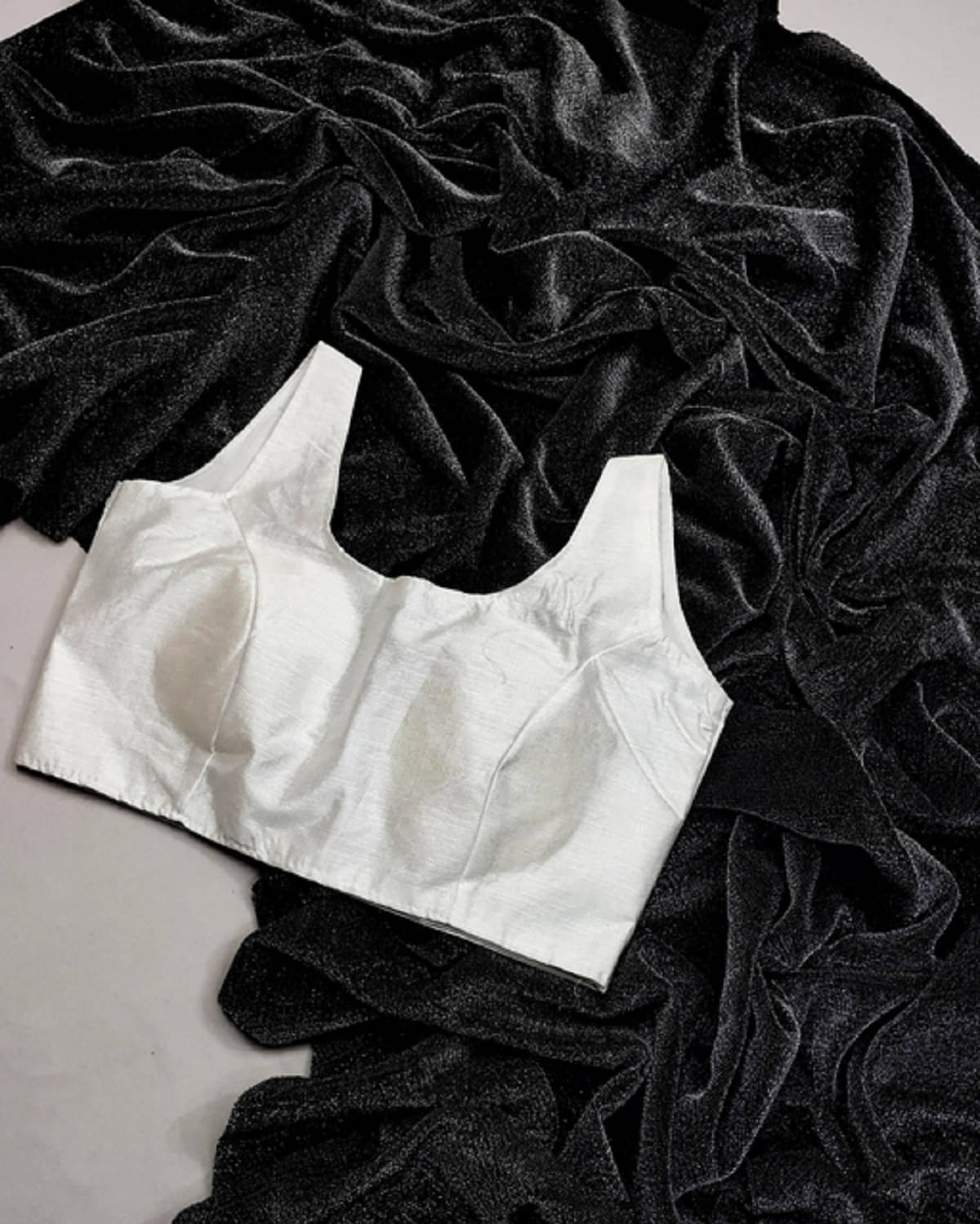 A TO Z CART Shimmer Embellished Saree With Unstitched Blouse Piece ( Black ) A TO Z CART Shimmer Embellished Saree With Unstitched Blouse Piece ( Black )