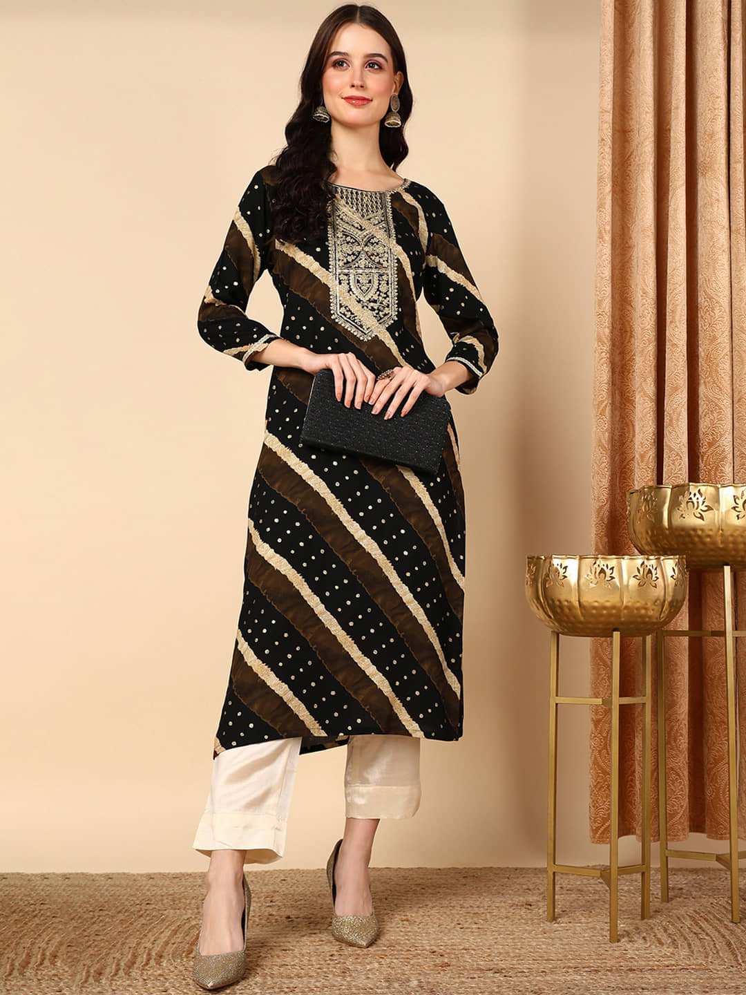 Vaamsi Cotton Blend Printed Straight Women's Kurti - Black ( Pack of 1 ) - Kurtis, Tunics | Buy online on ZillyBuy