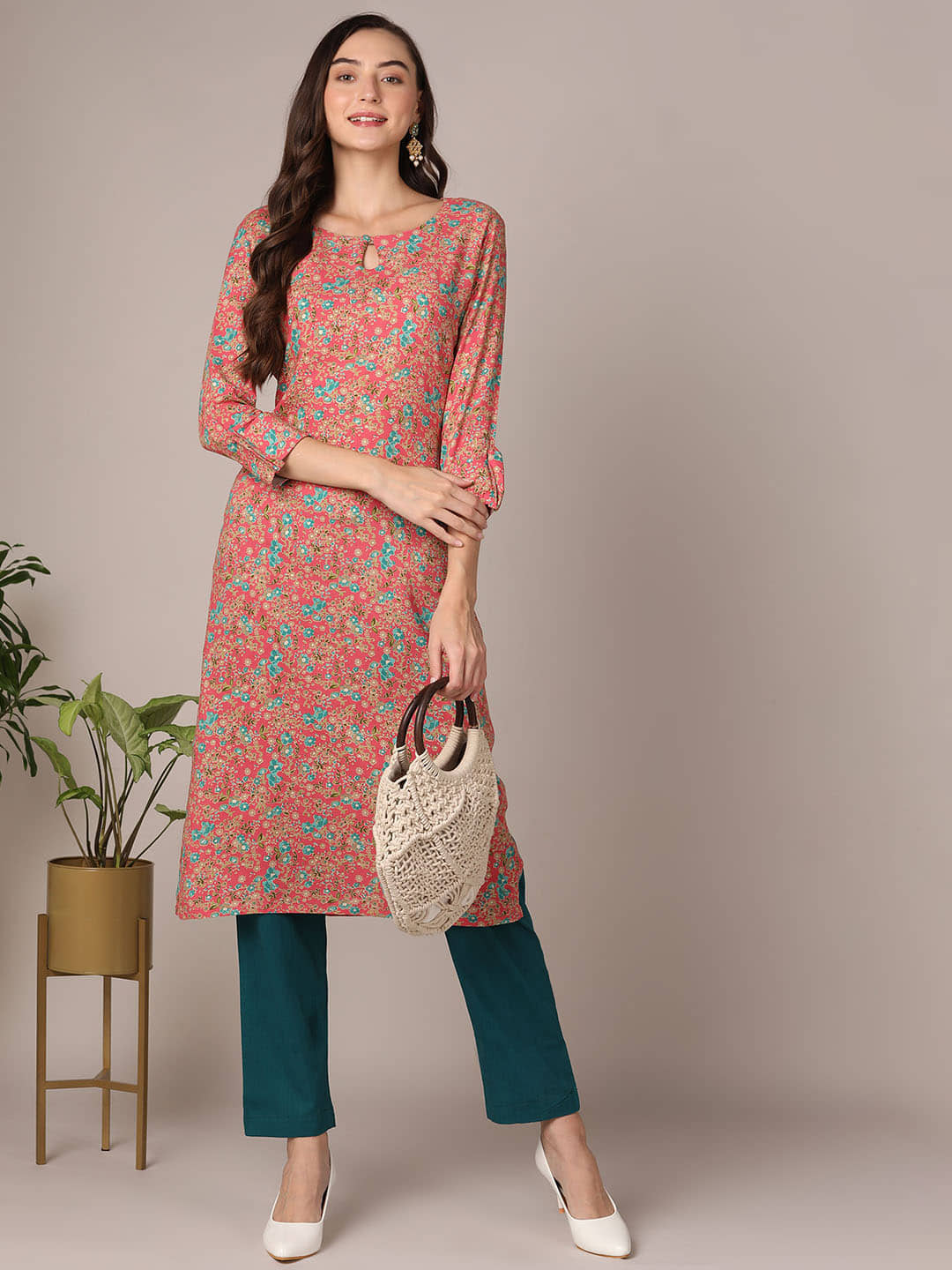 Vaamsi Cotton Blend Printed Straight Women's Kurti - Pink ( Pack of 1 ) - Kurtis, Tunics | Buy online on ZillyBuy