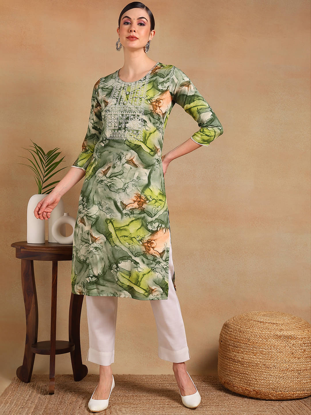     			Vaamsi Cotton Blend Printed Straight Women's Kurti - Green ( Pack of 1 )