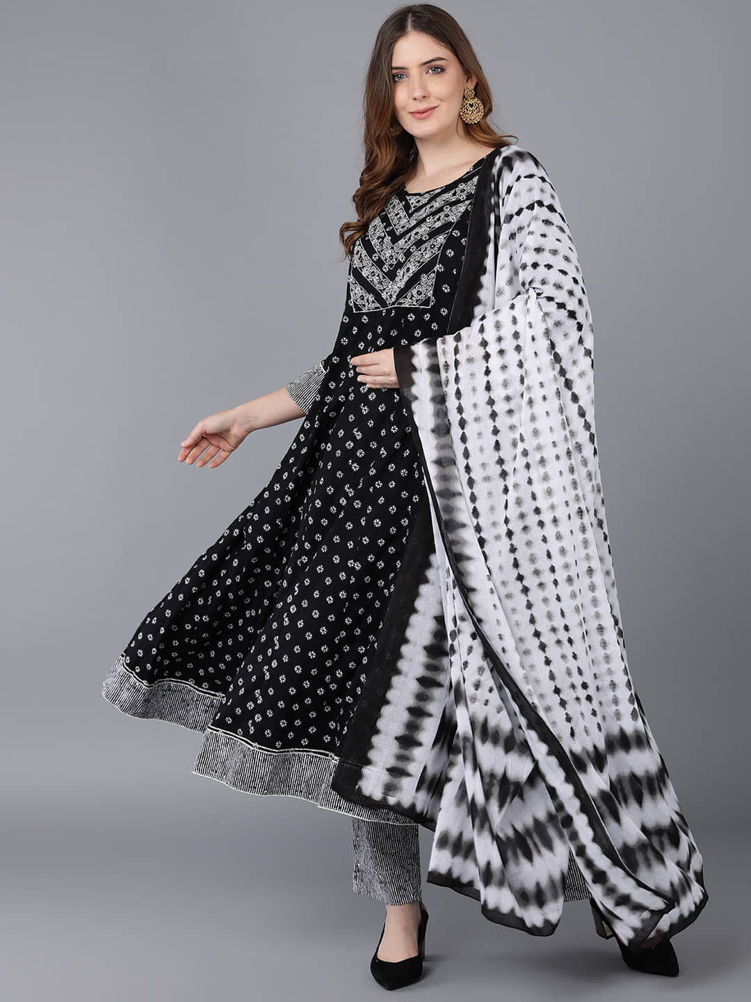 Vaamsi Cotton Printed Kurti With Pants Women's Stitched Salwar Suit - Black ( Pack of 1 ) Vaamsi Cotton Printed Kurti With Pants Women's Stitched Salwar Suit - Black ( Pack of 1 )