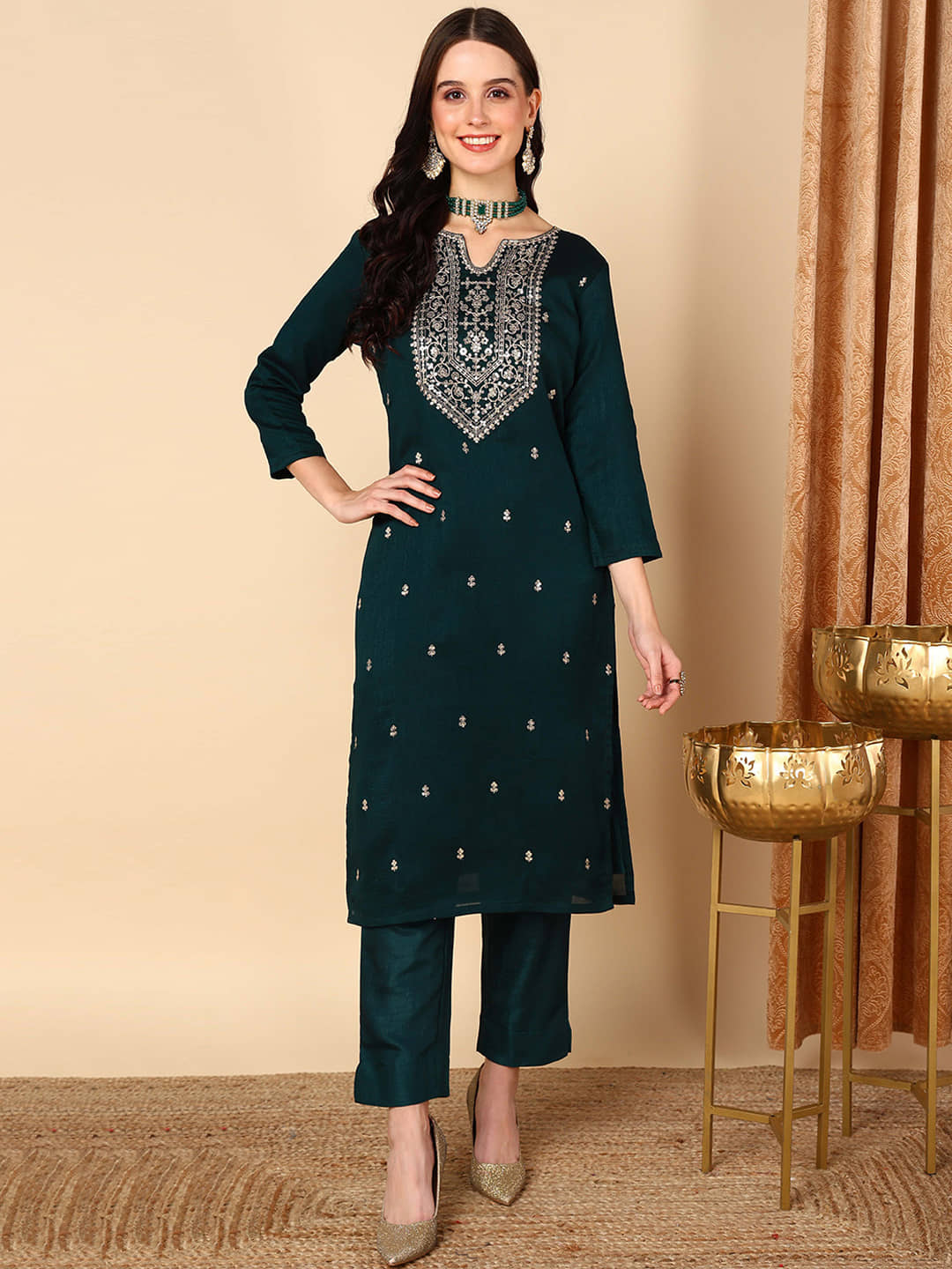 Vaamsi Silk Blend Embroidered Straight Women's Kurti - Green ( Pack of 1 ) - Kurtis, Tunics | Buy online on ZillyBuy